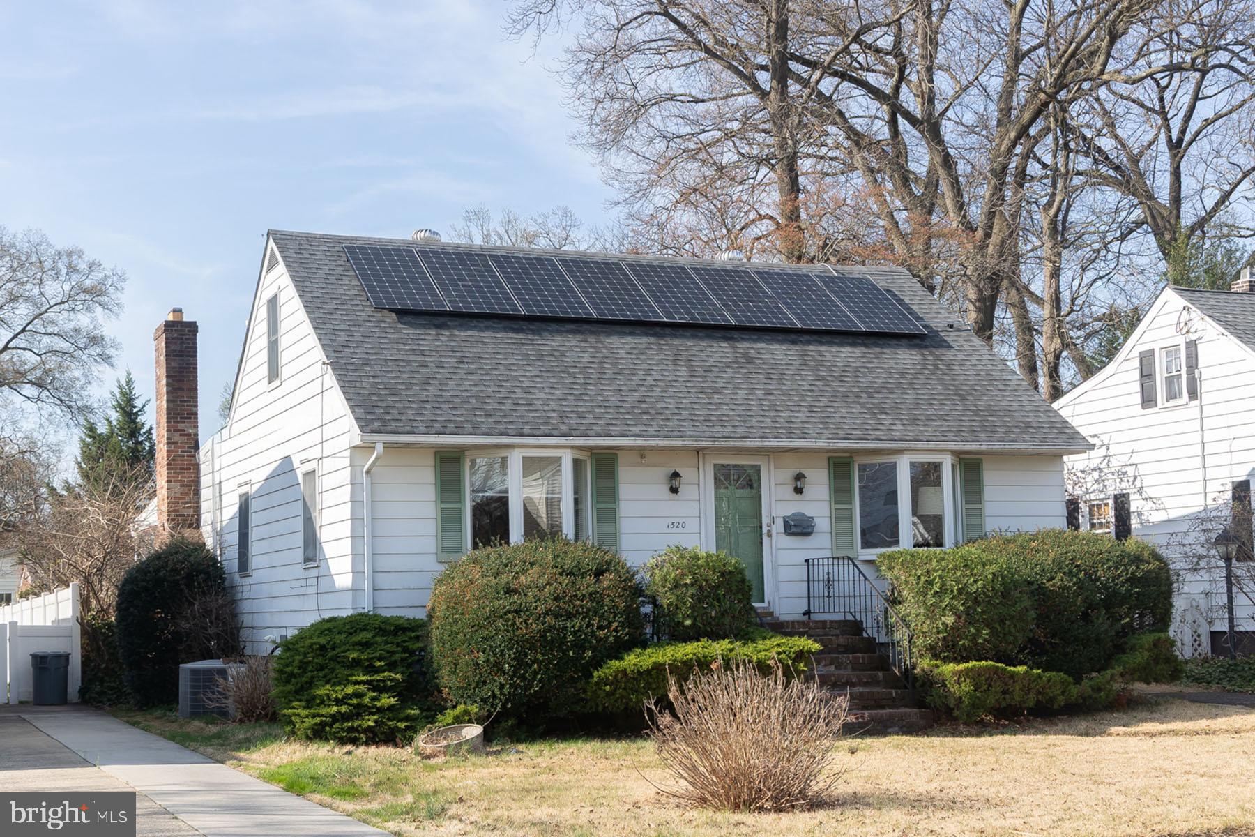 1520 CHESTNUT AVENUE