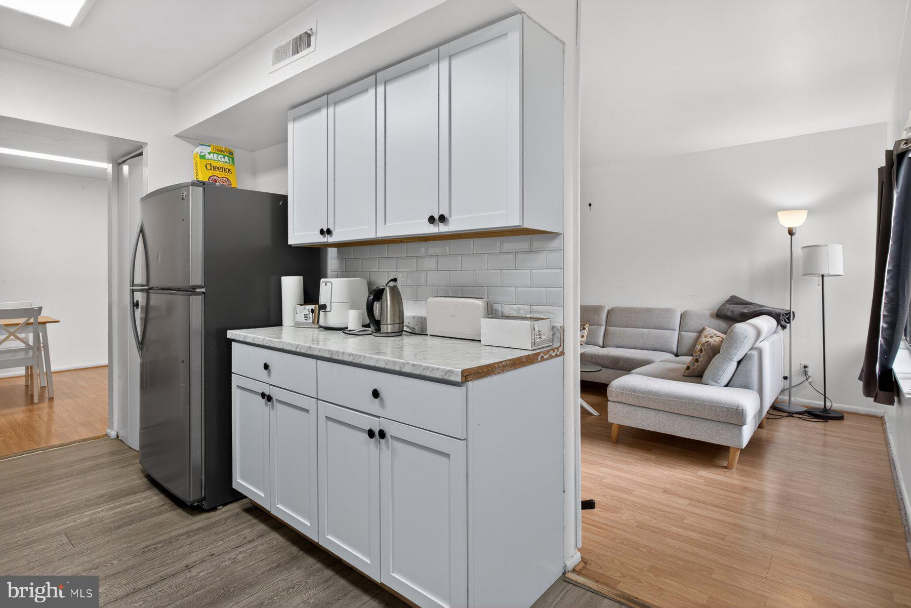 CHERRY GLEN CONDOS - Residential