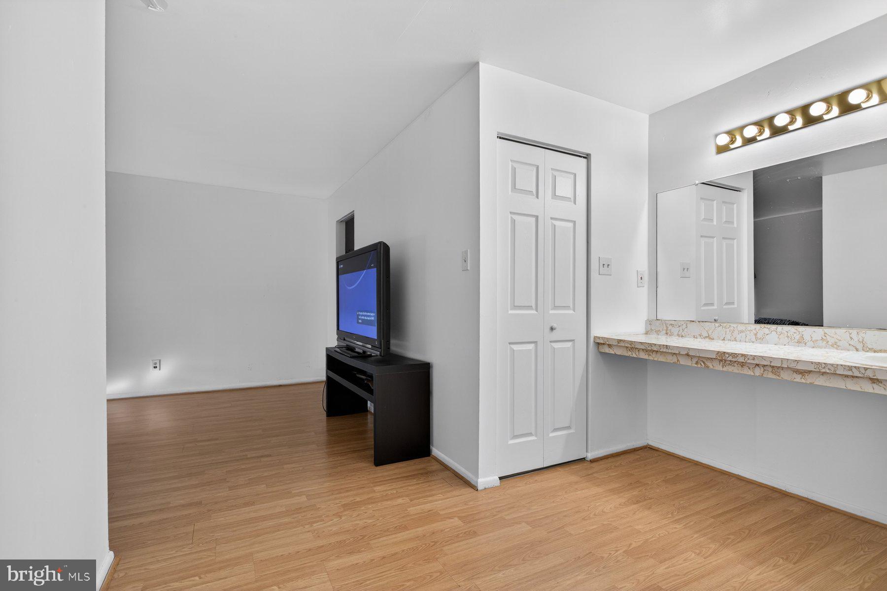 CHERRY GLEN CONDOS - Residential