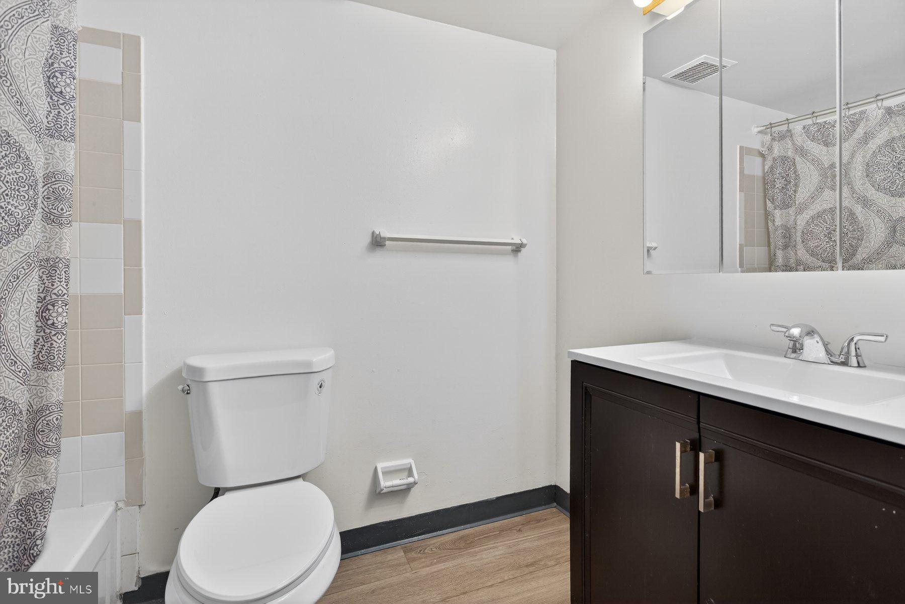 CHERRY GLEN CONDOS - Residential