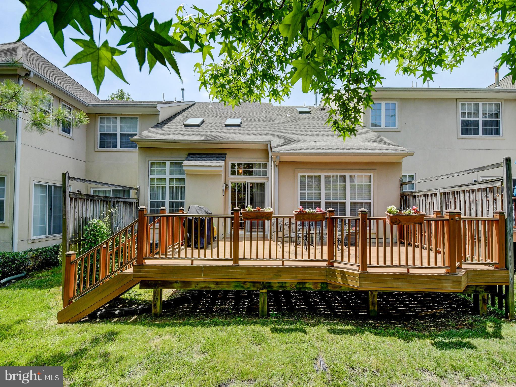 GREY ROCK VILLAS - Residential