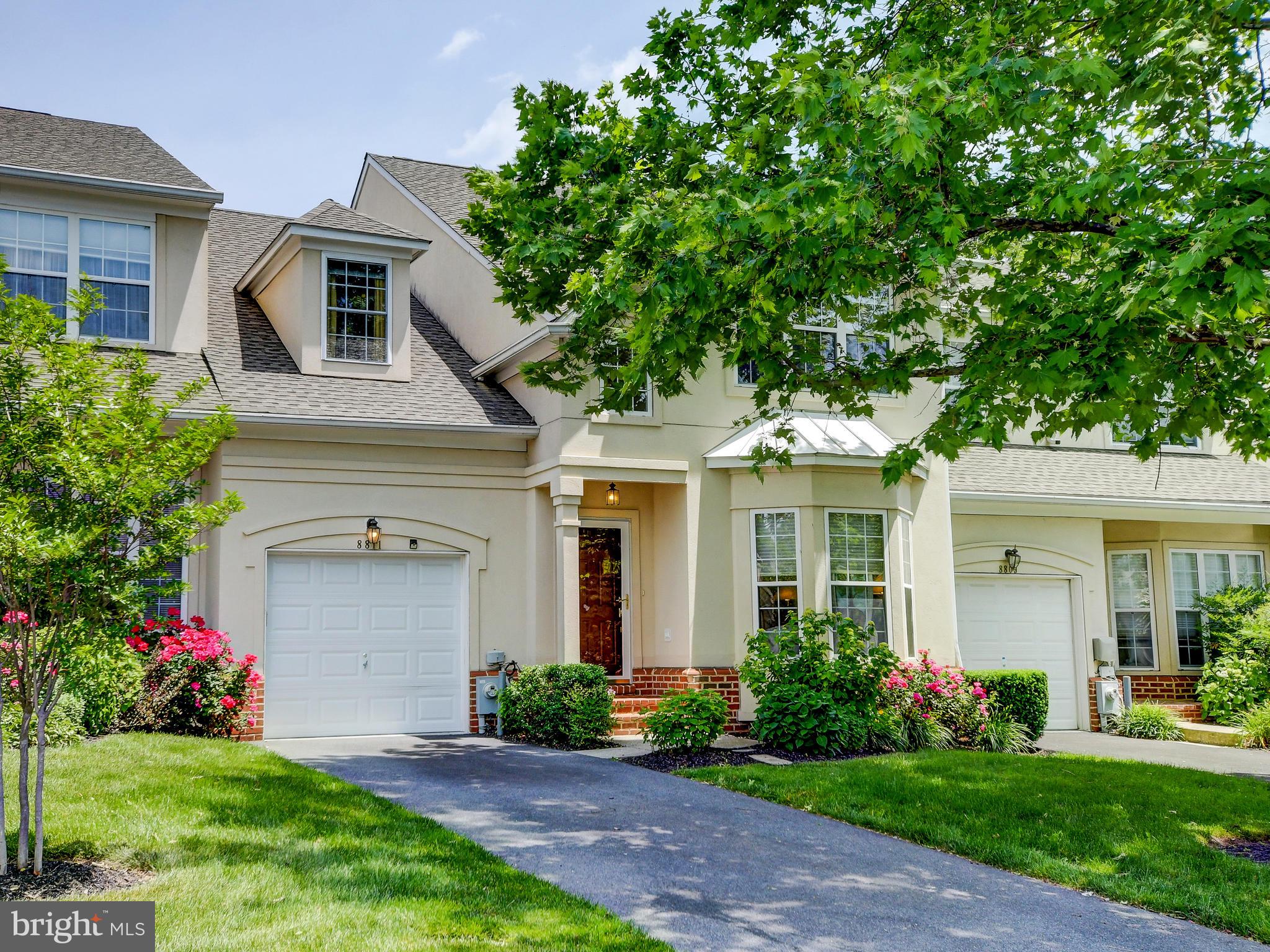 GREY ROCK VILLAS - Residential