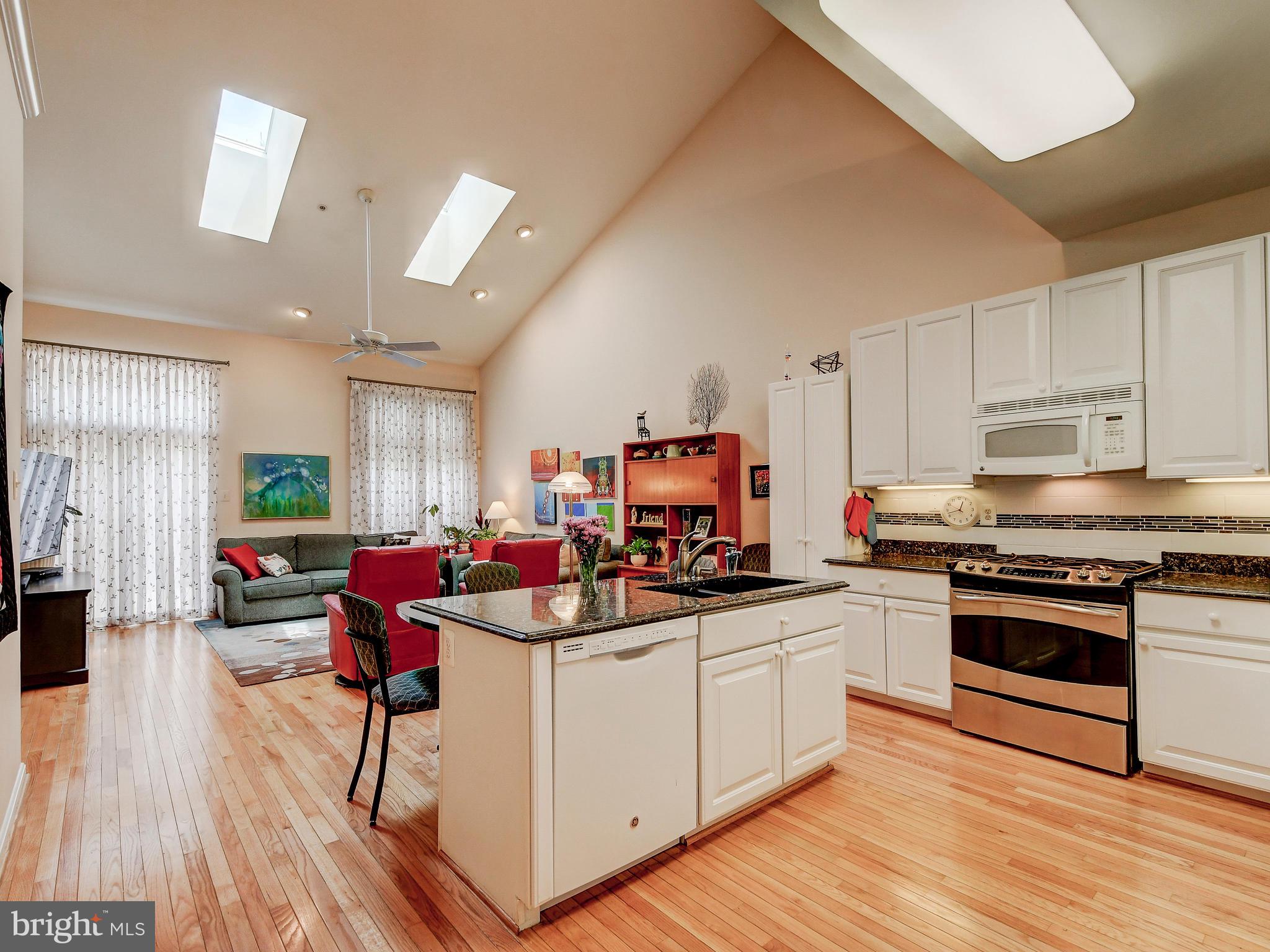 GREY ROCK VILLAS - Residential