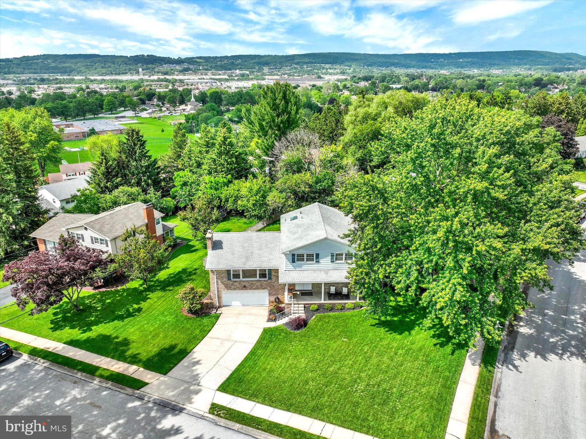 2925 DEARBORN LANE