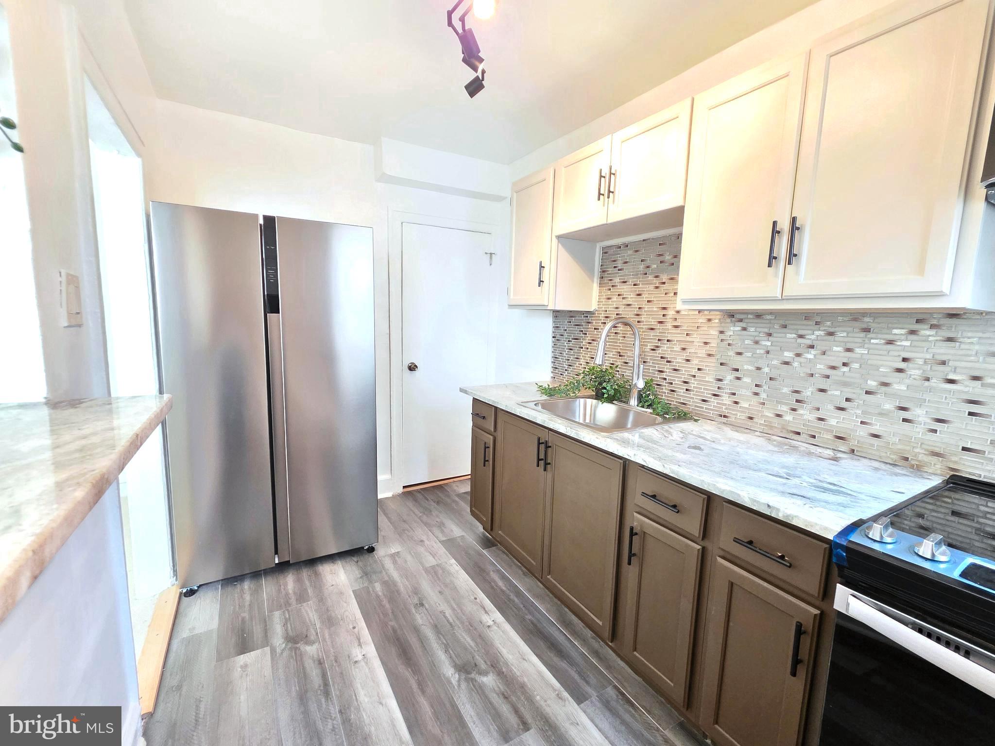 1108 E STAFFORD STREET