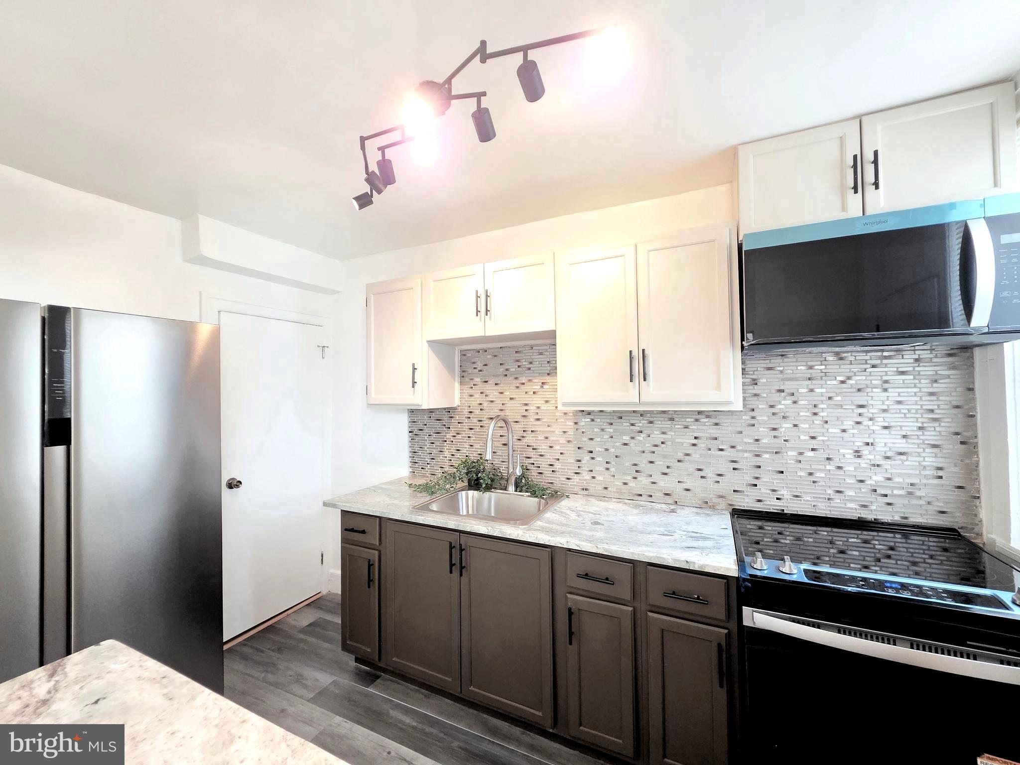 1108 E STAFFORD STREET