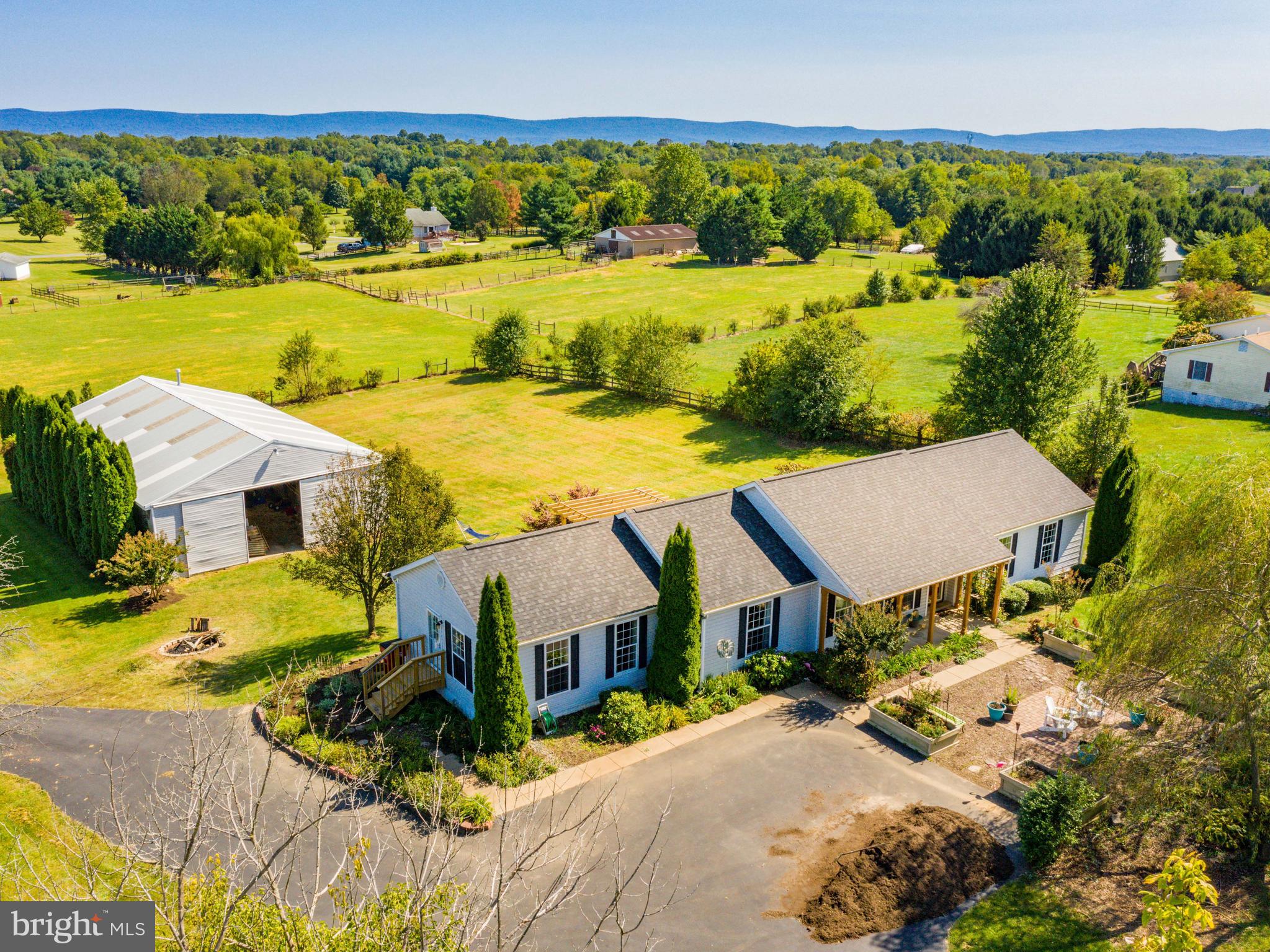 PEMBROKE GROVE - Residential