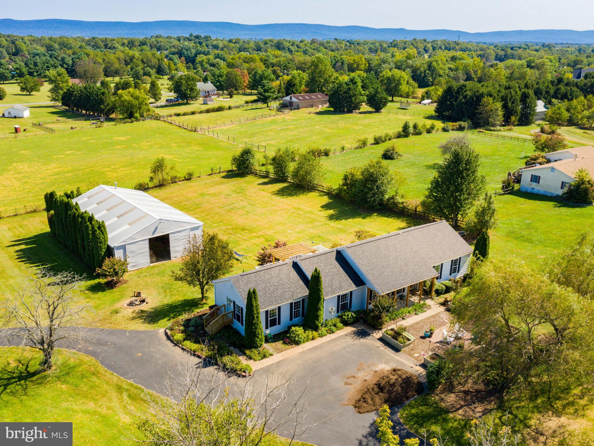 PEMBROKE GROVE - Residential