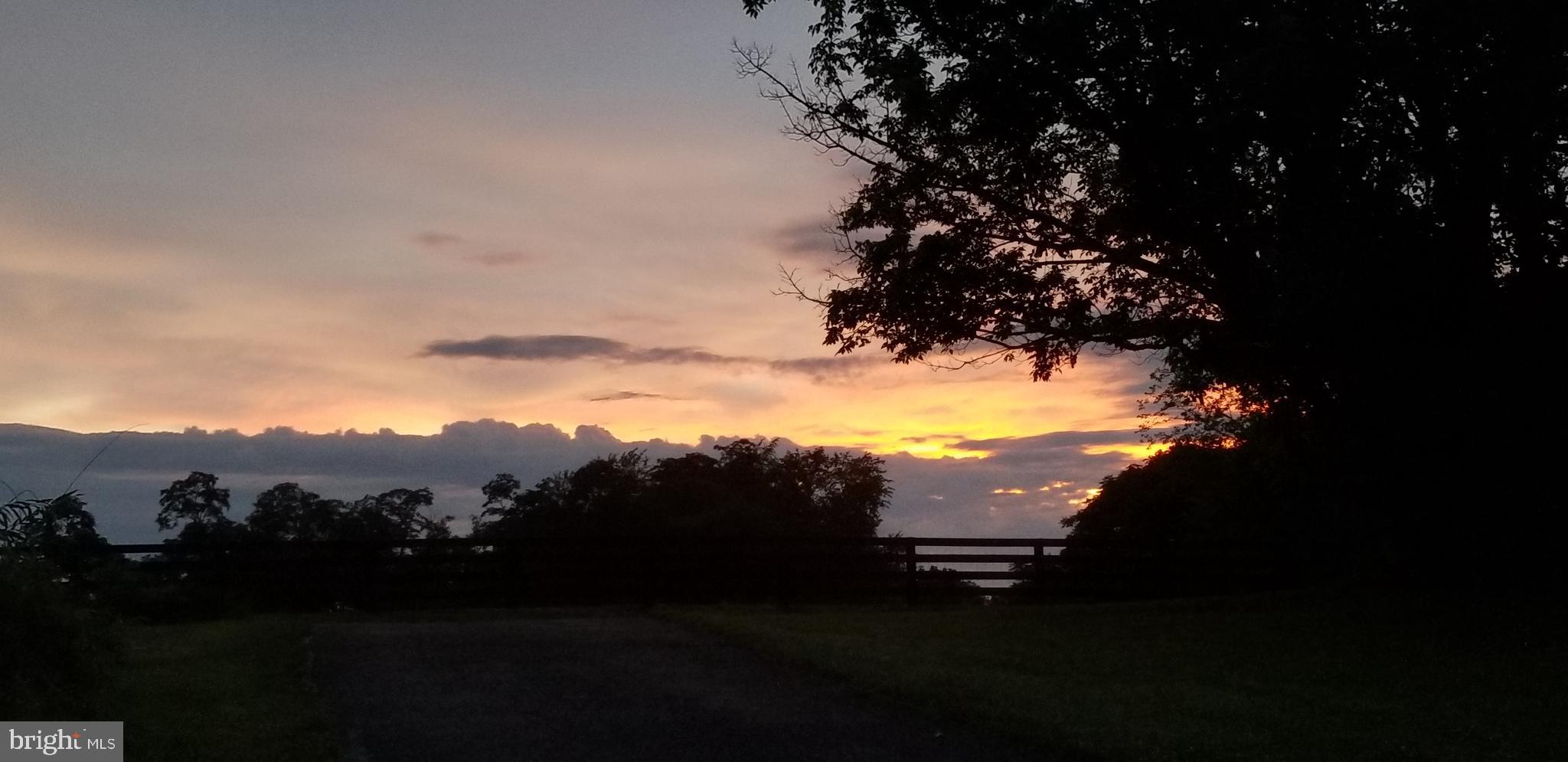 PEMBROKE GROVE - Residential