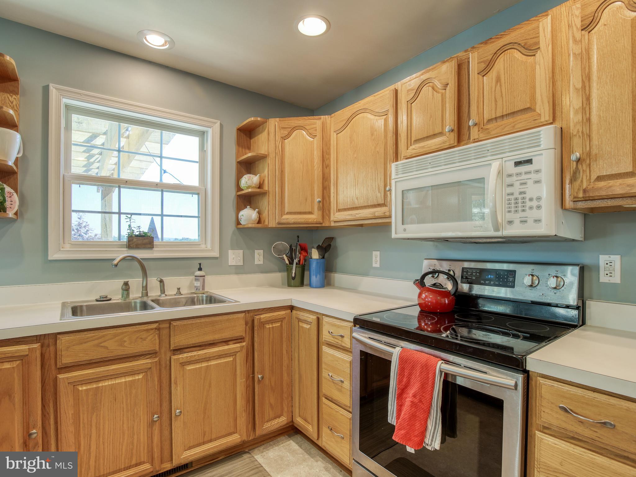 PEMBROKE GROVE - Residential