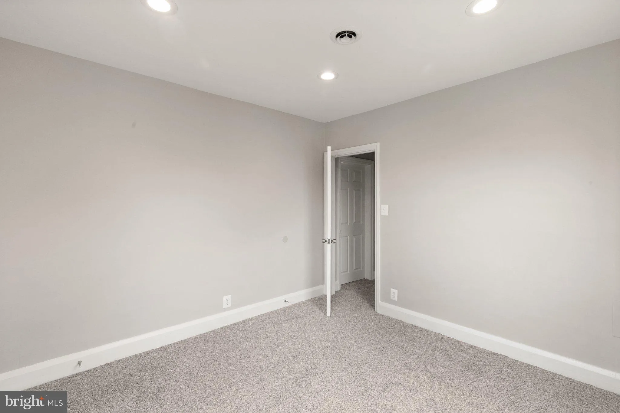 Baltimore, Maryland 21214, United States, 4 Bedrooms Bedrooms, ,2 BathroomsBathrooms,Residential,Coming Soon,141235