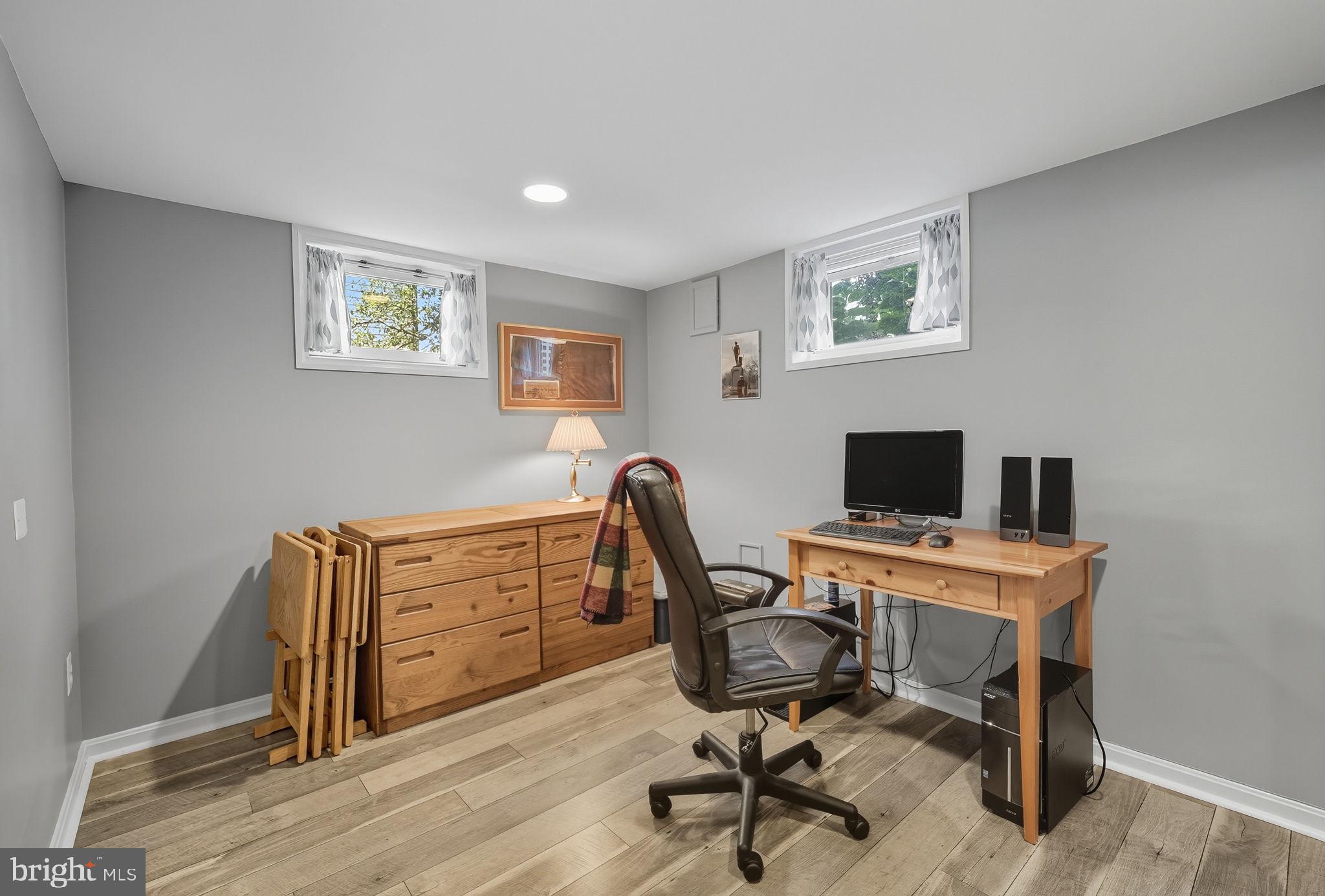 SOMERSET - Residential