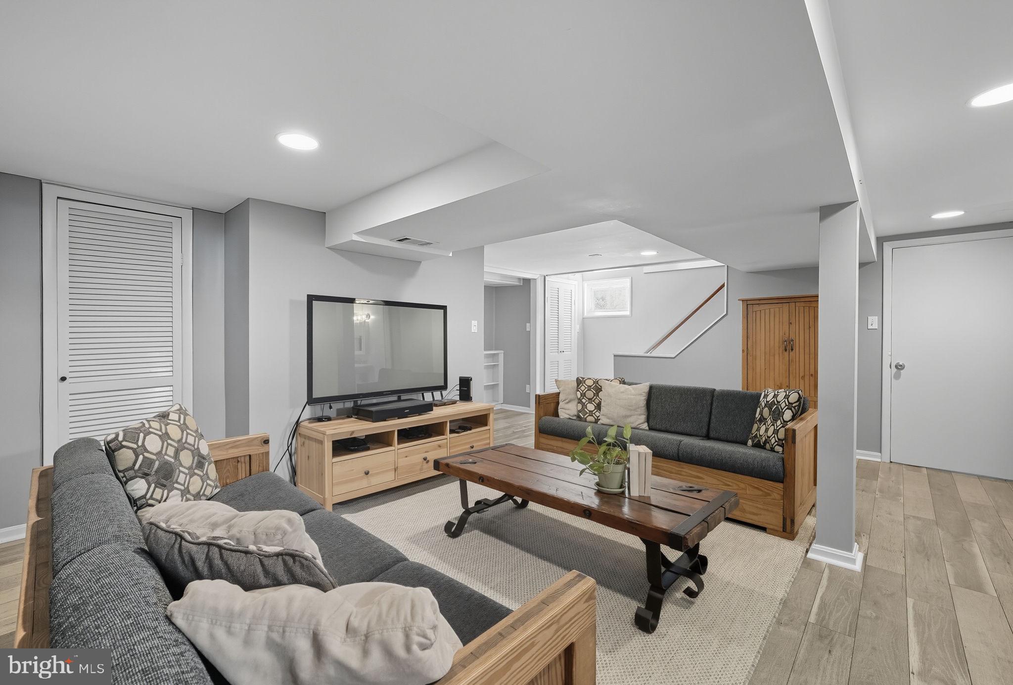 SOMERSET - Residential