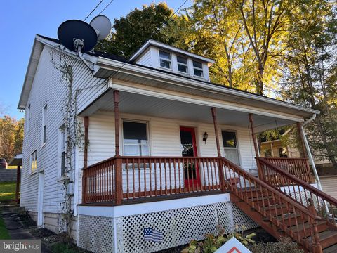 304 S CARLISLE STREET NEW BLOOMFIELD PA 17068
