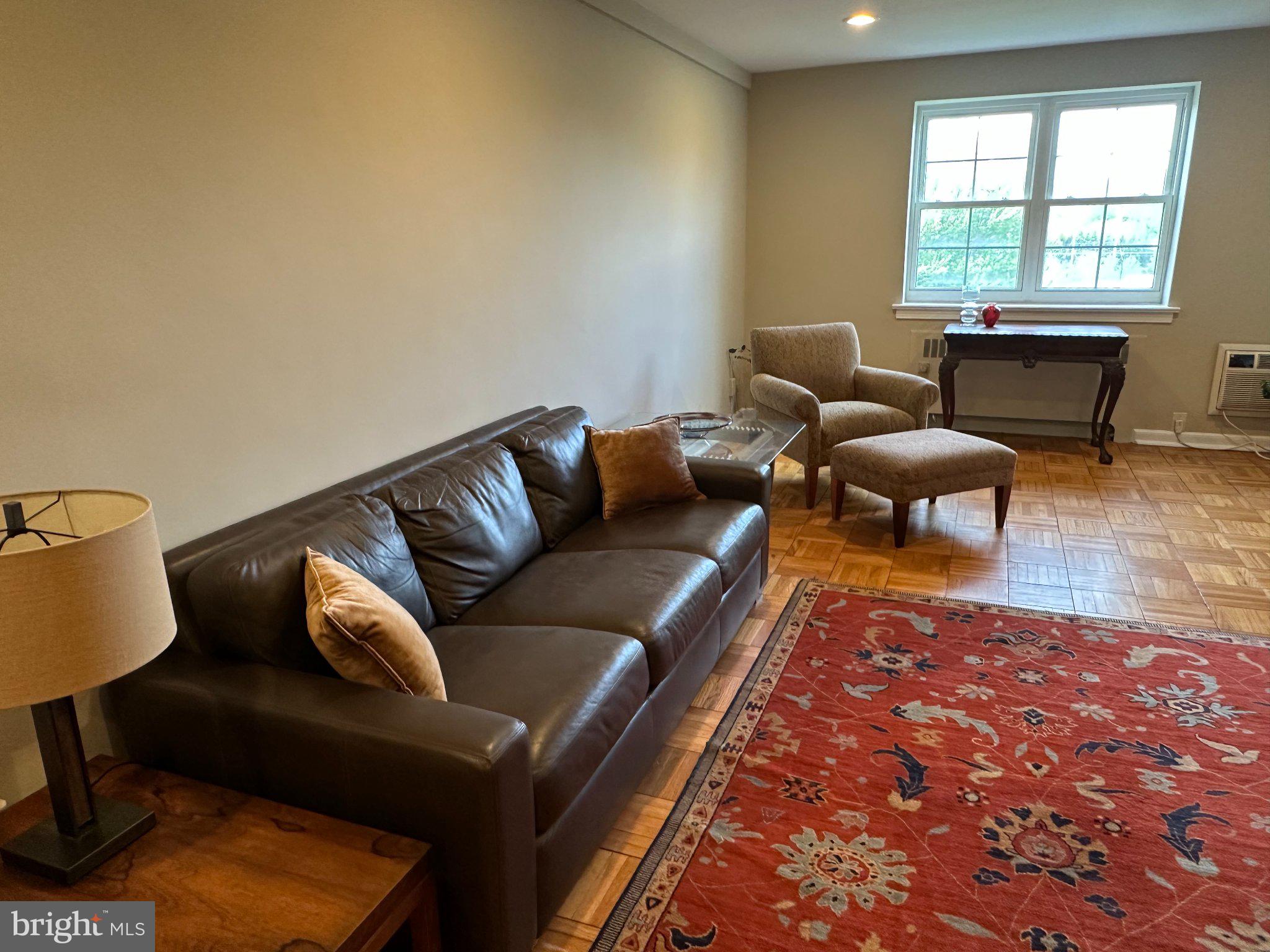 WYNNEWOOD PLAZA - Residential