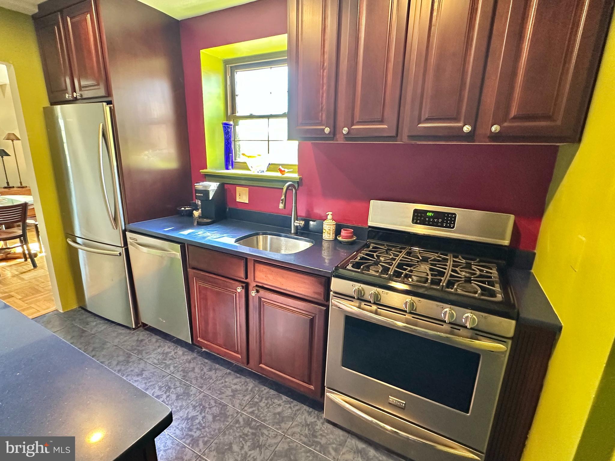 WYNNEWOOD PLAZA - Residential