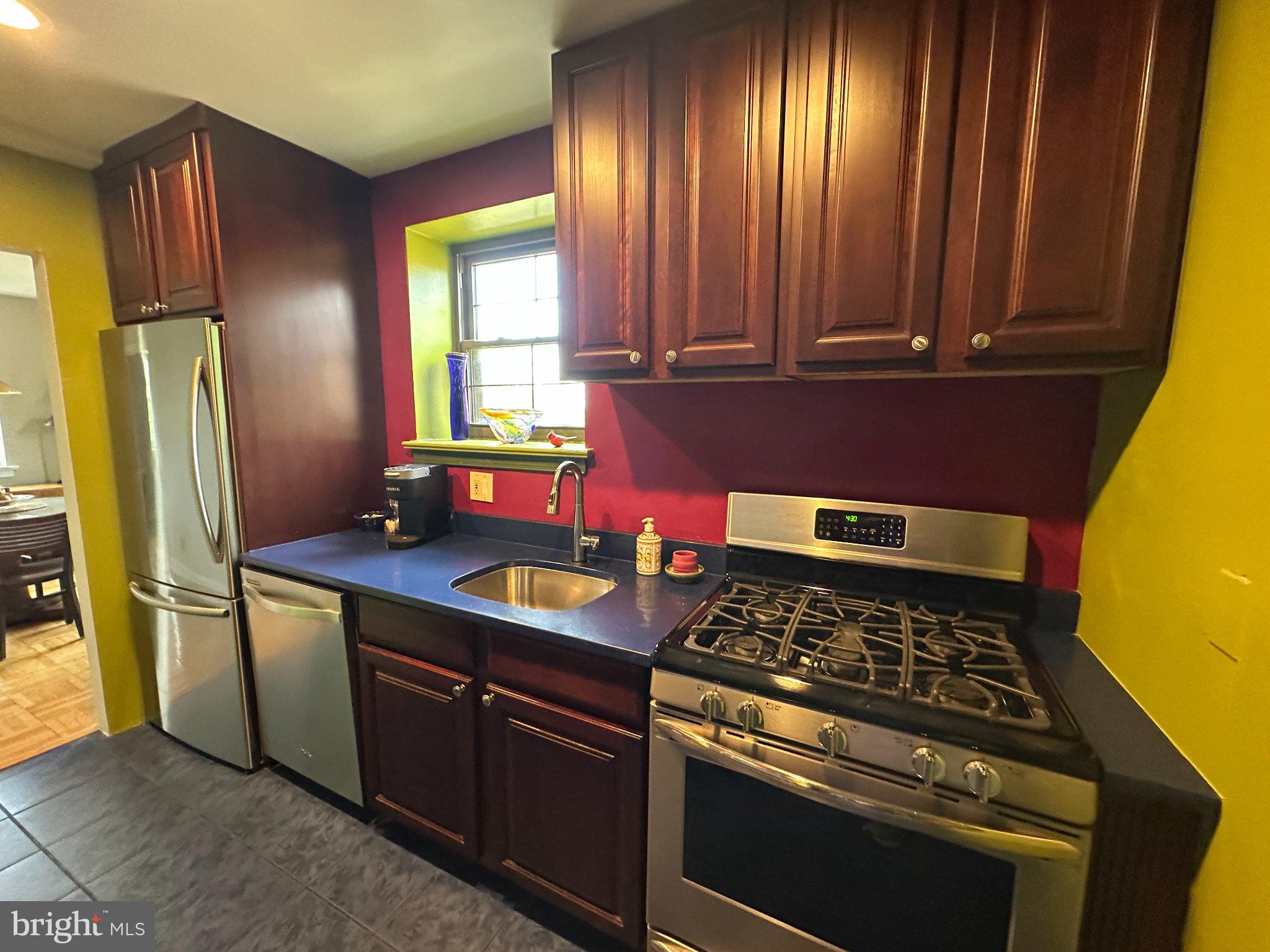 WYNNEWOOD PLAZA - Residential