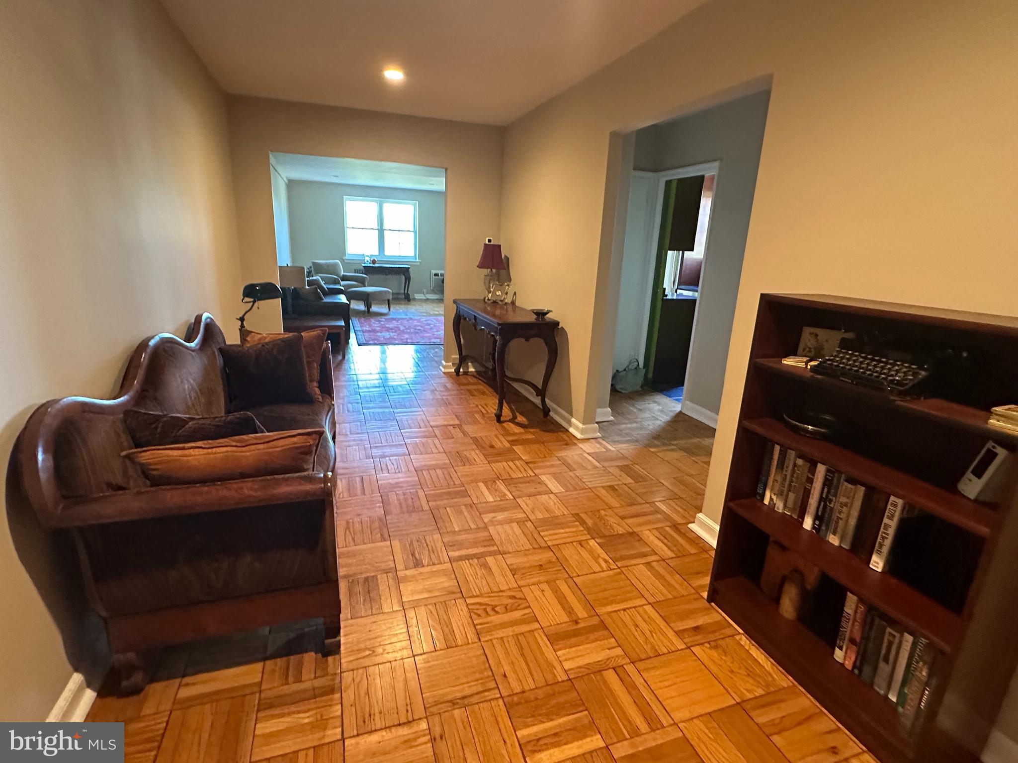 WYNNEWOOD PLAZA - Residential