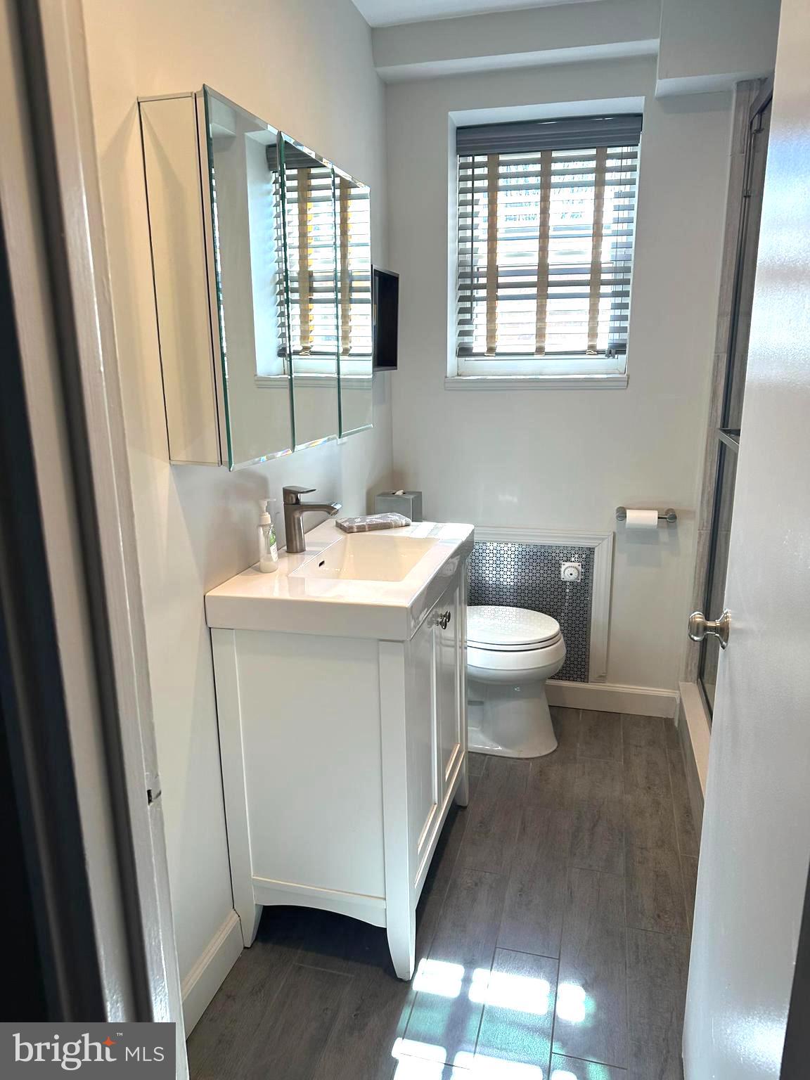 WYNNEWOOD PLAZA - Residential