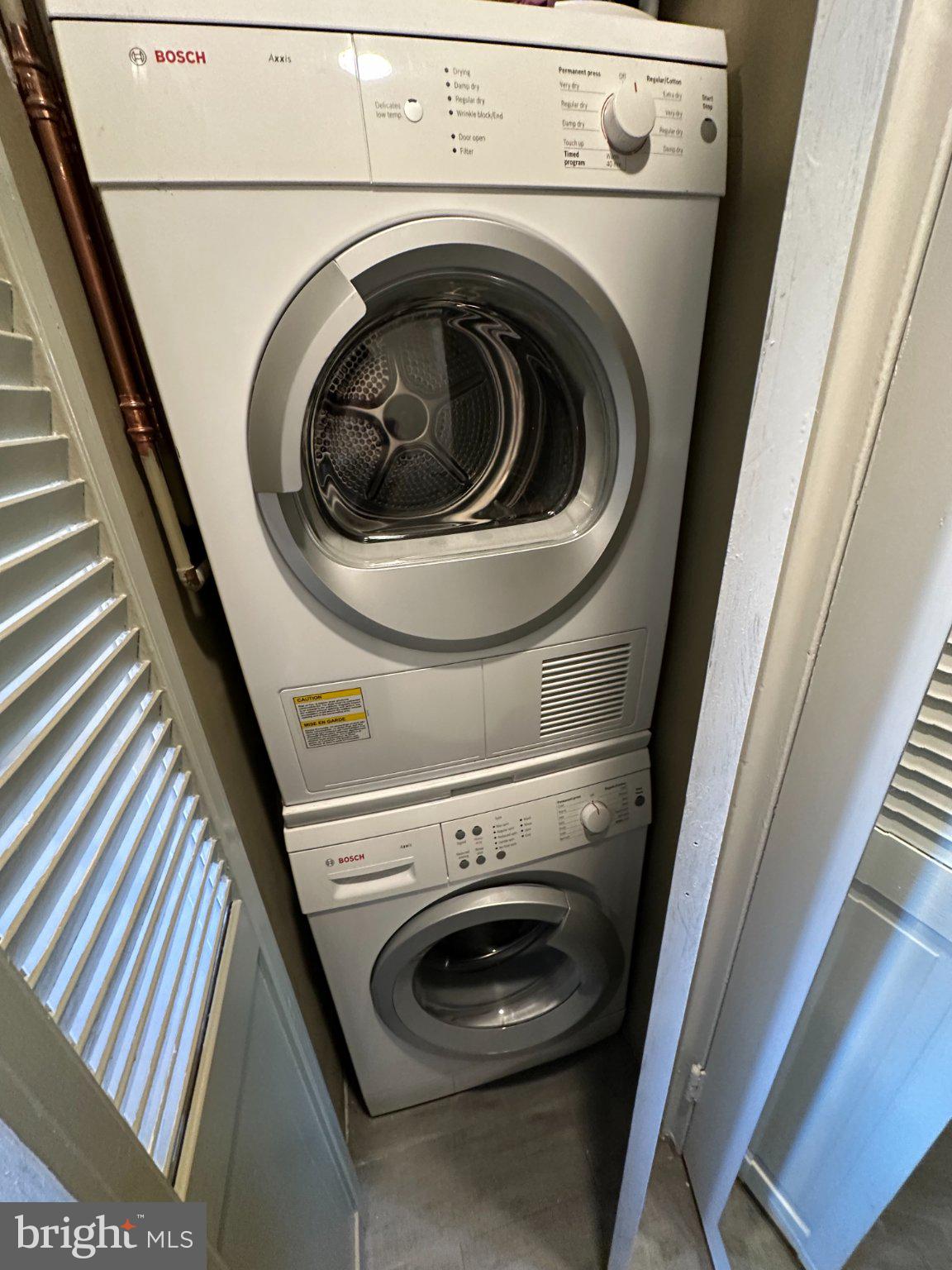 WYNNEWOOD PLAZA - Residential