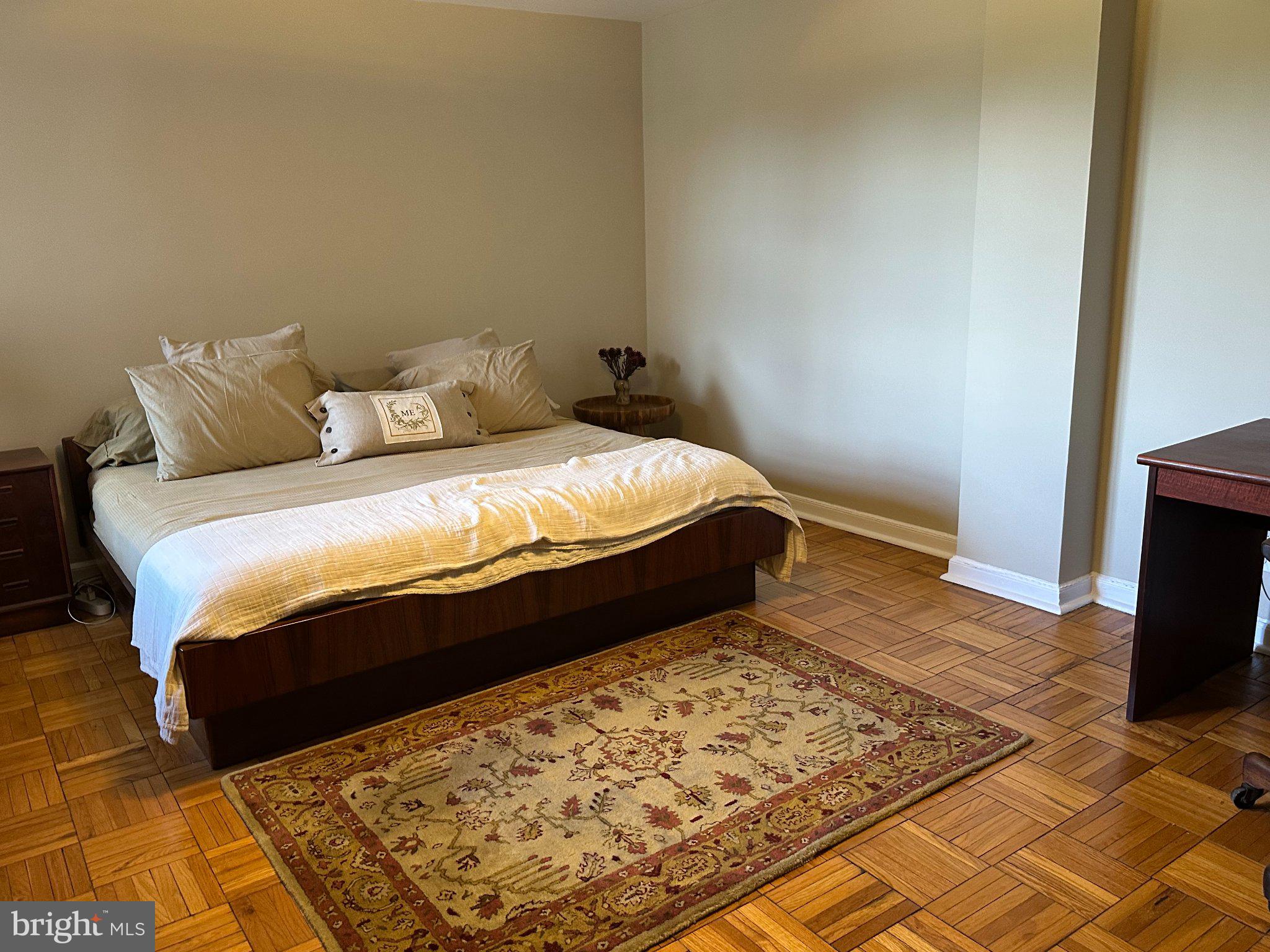 WYNNEWOOD PLAZA - Residential