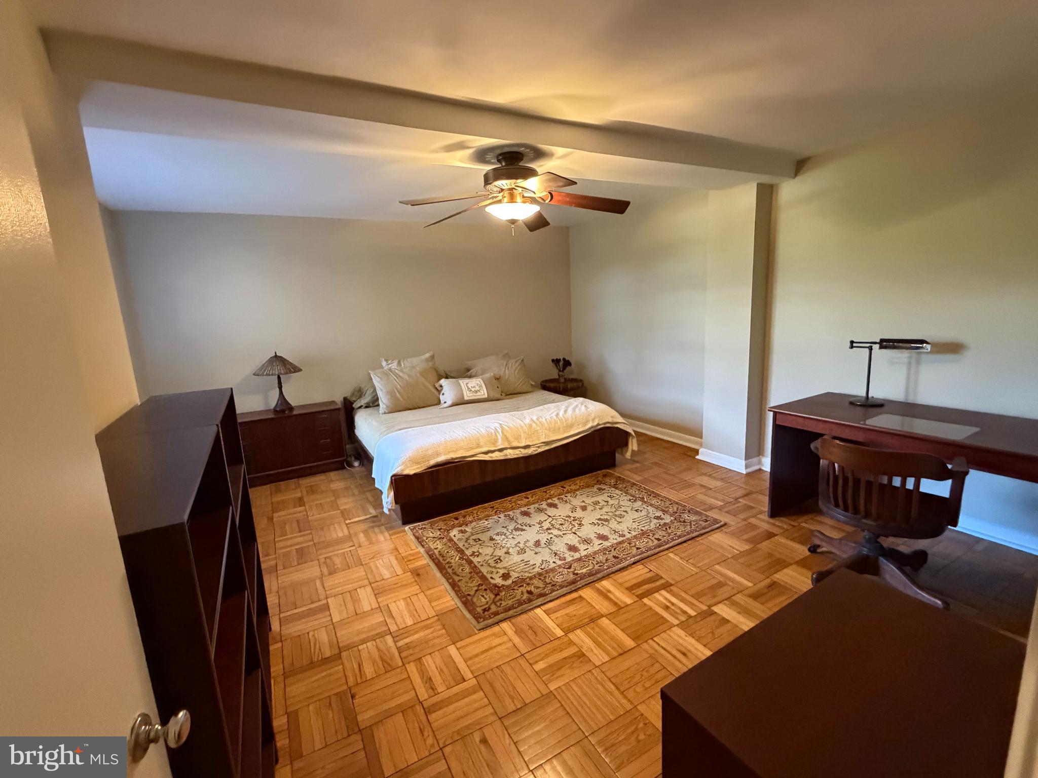 WYNNEWOOD PLAZA - Residential