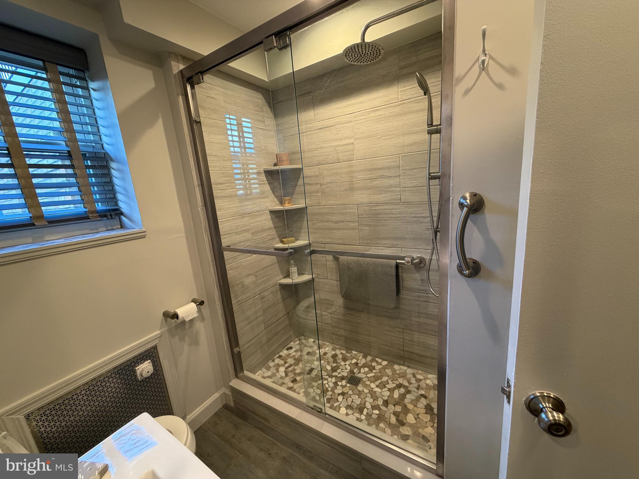 WYNNEWOOD PLAZA - Residential