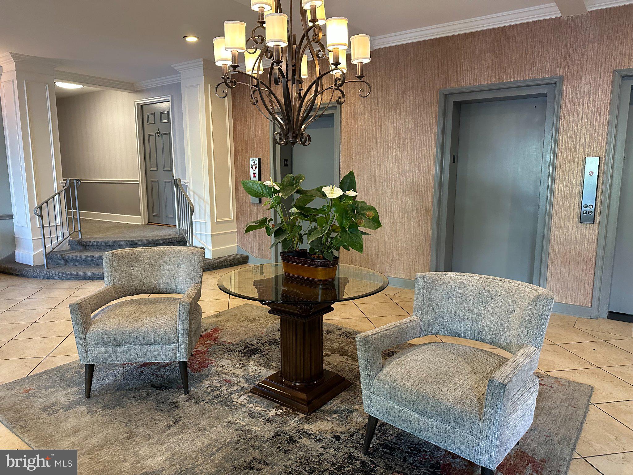 WYNNEWOOD PLAZA - Residential