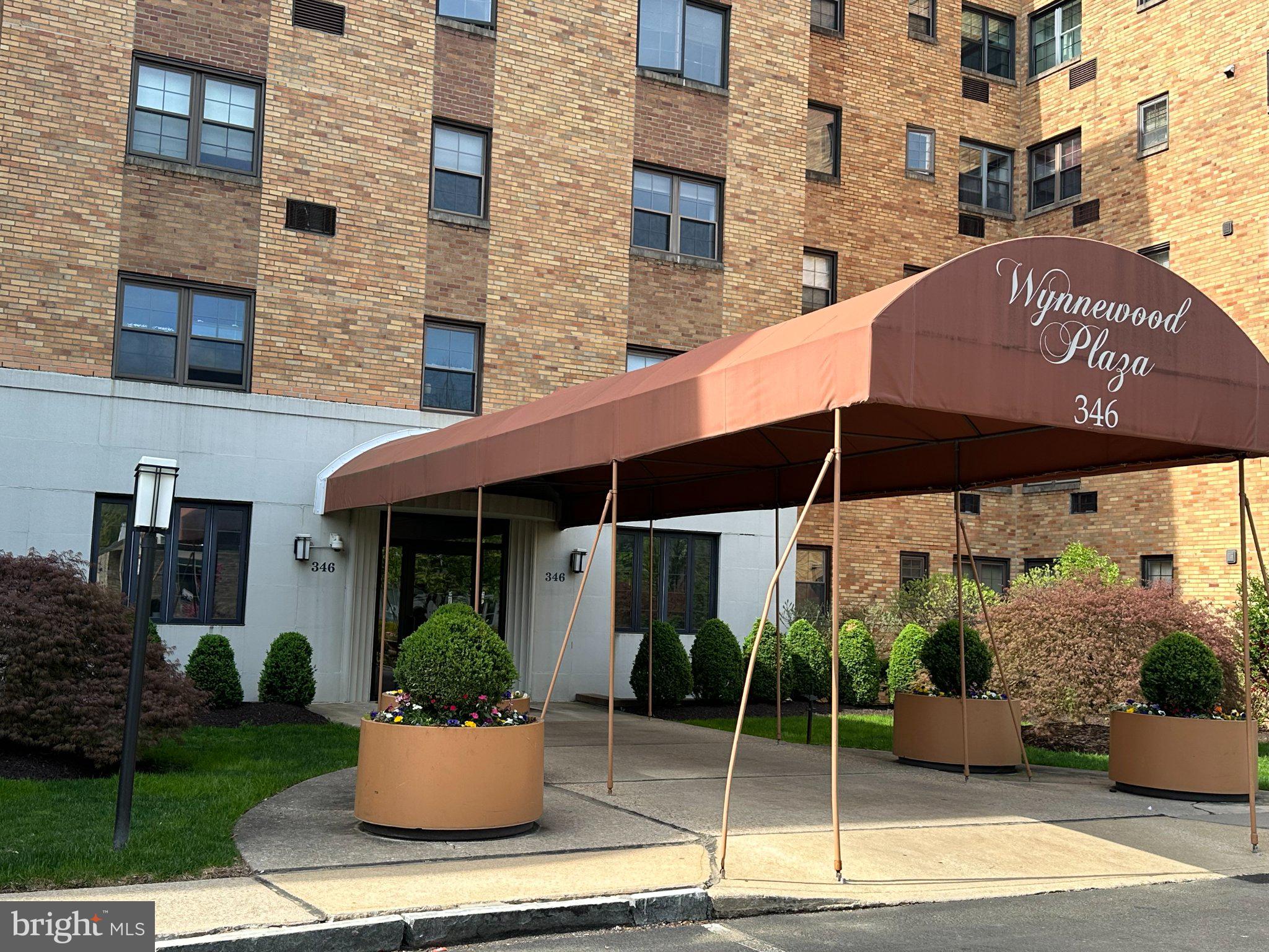 WYNNEWOOD PLAZA - Residential