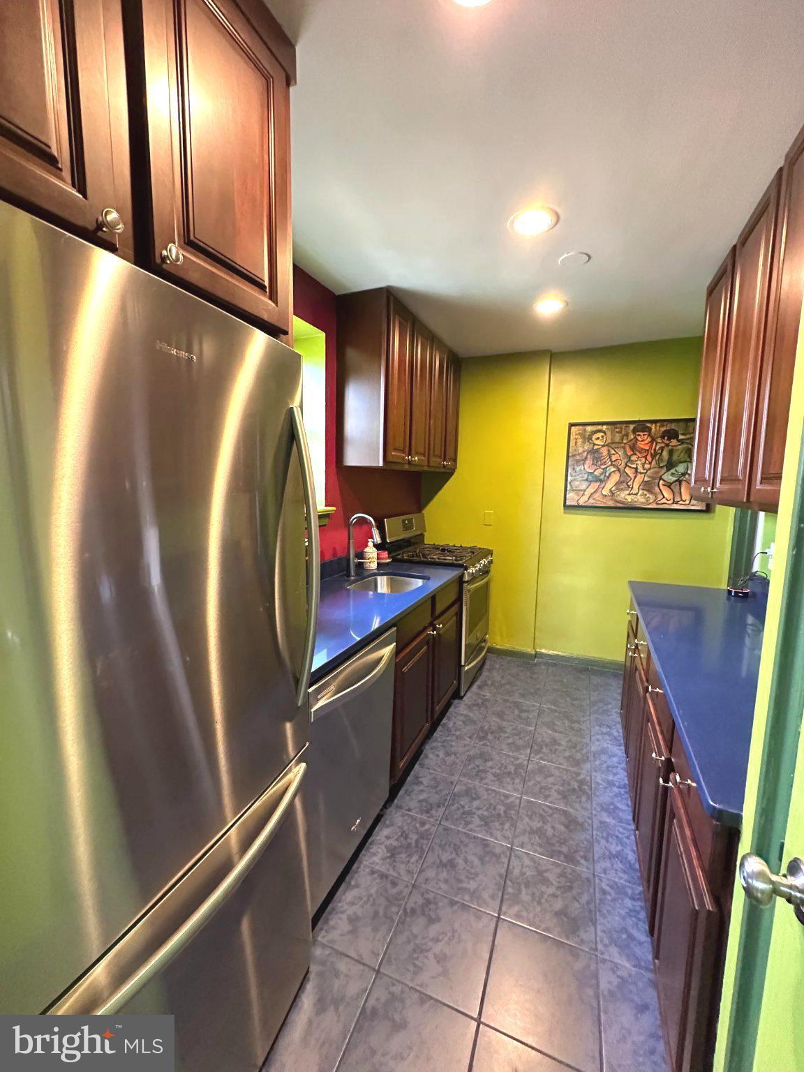 WYNNEWOOD PLAZA - Residential