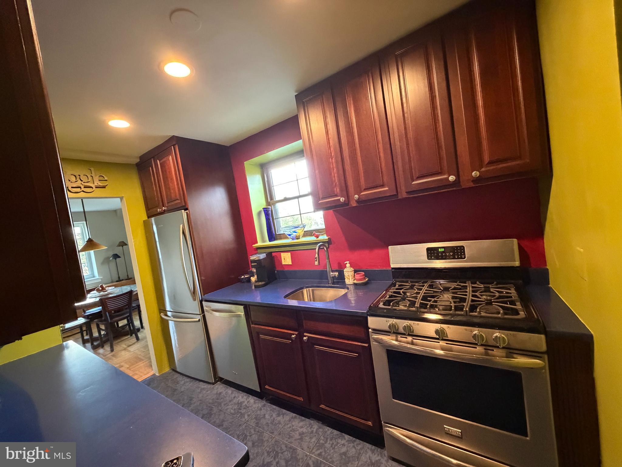 WYNNEWOOD PLAZA - Residential