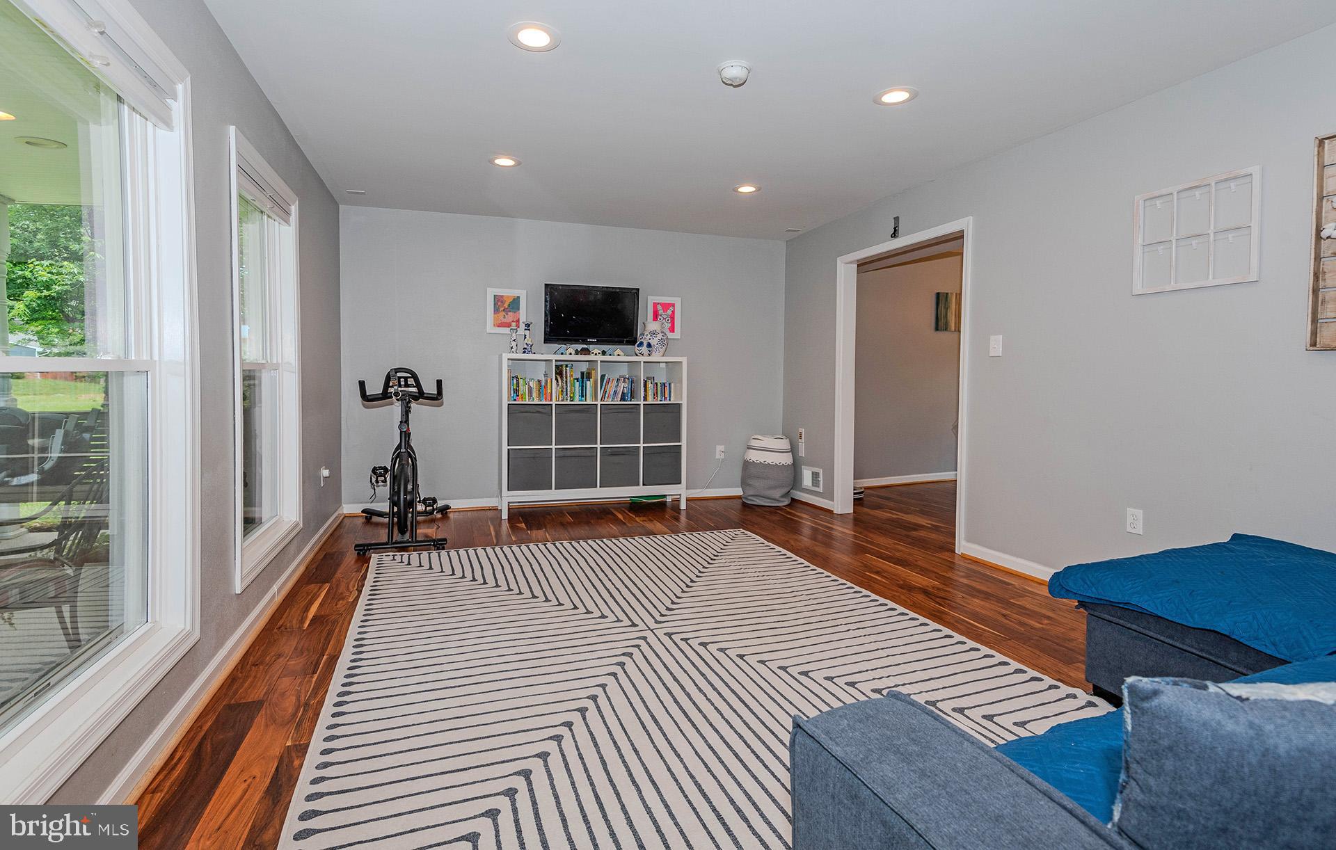 963 SUMMER HILL DRIVE