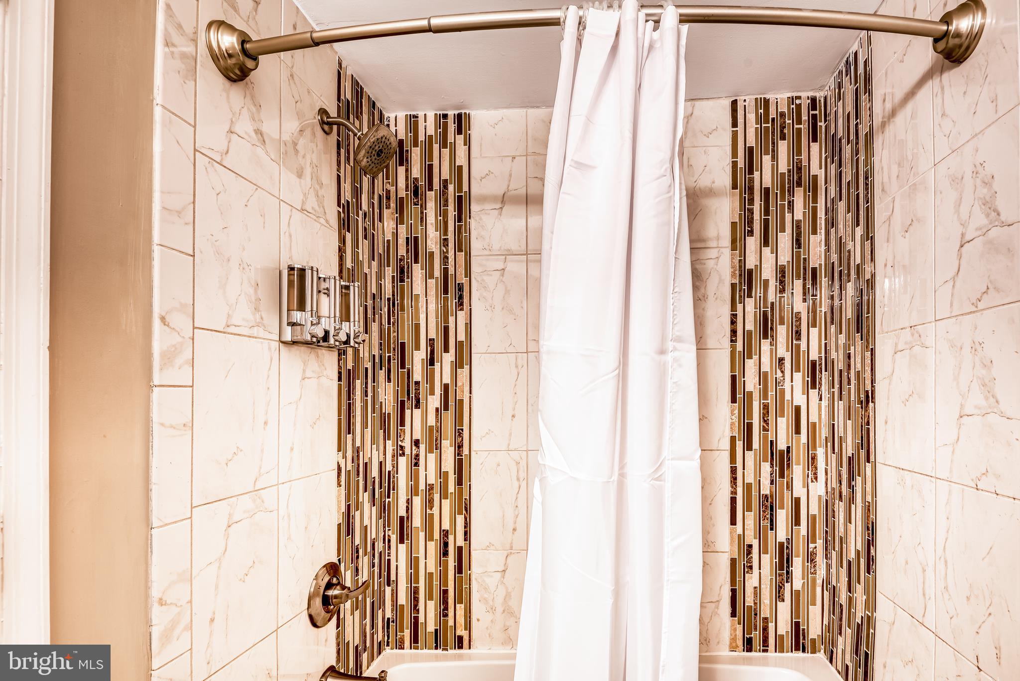 LITTLE ITALY - Residential Lease