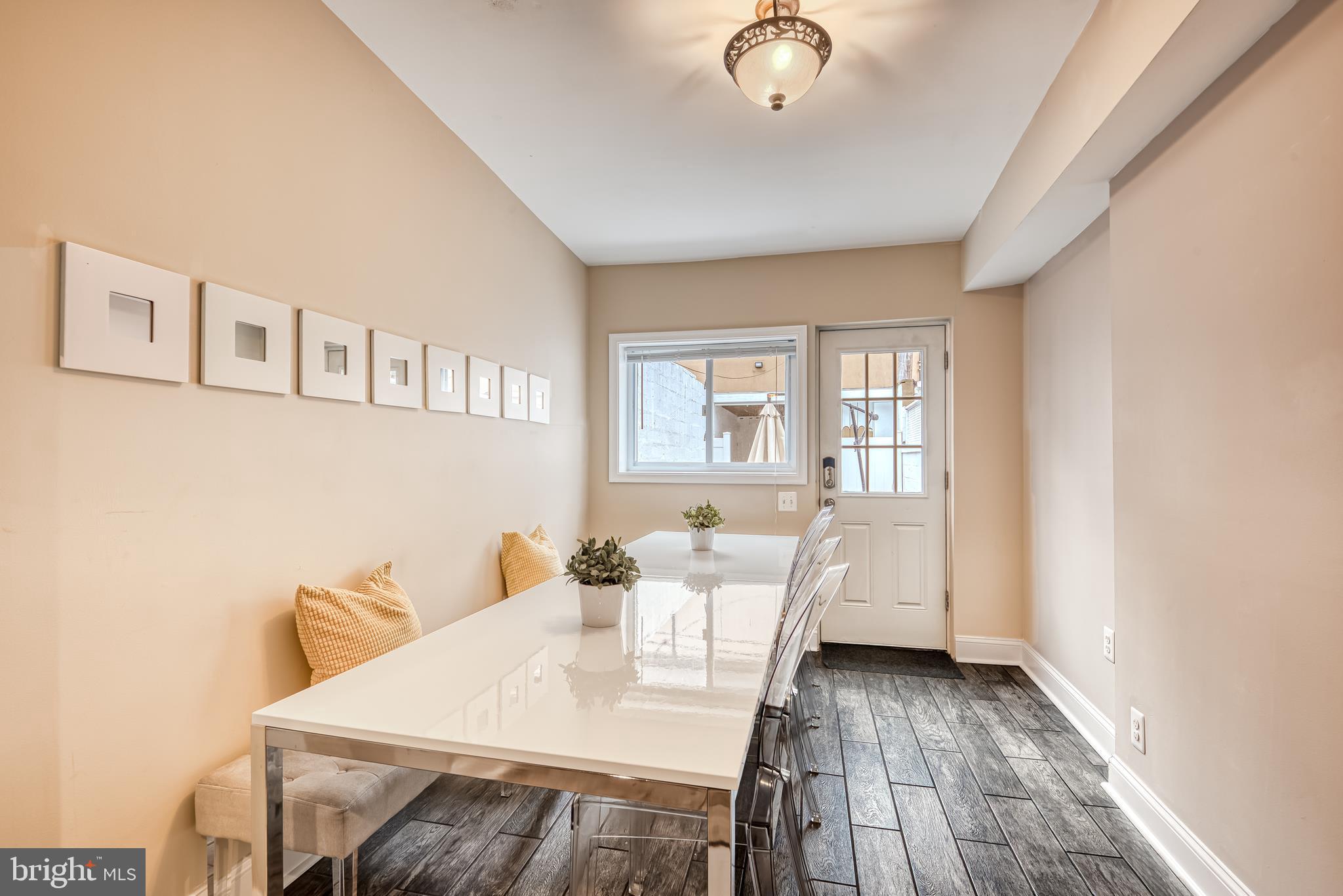 LITTLE ITALY - Residential Lease