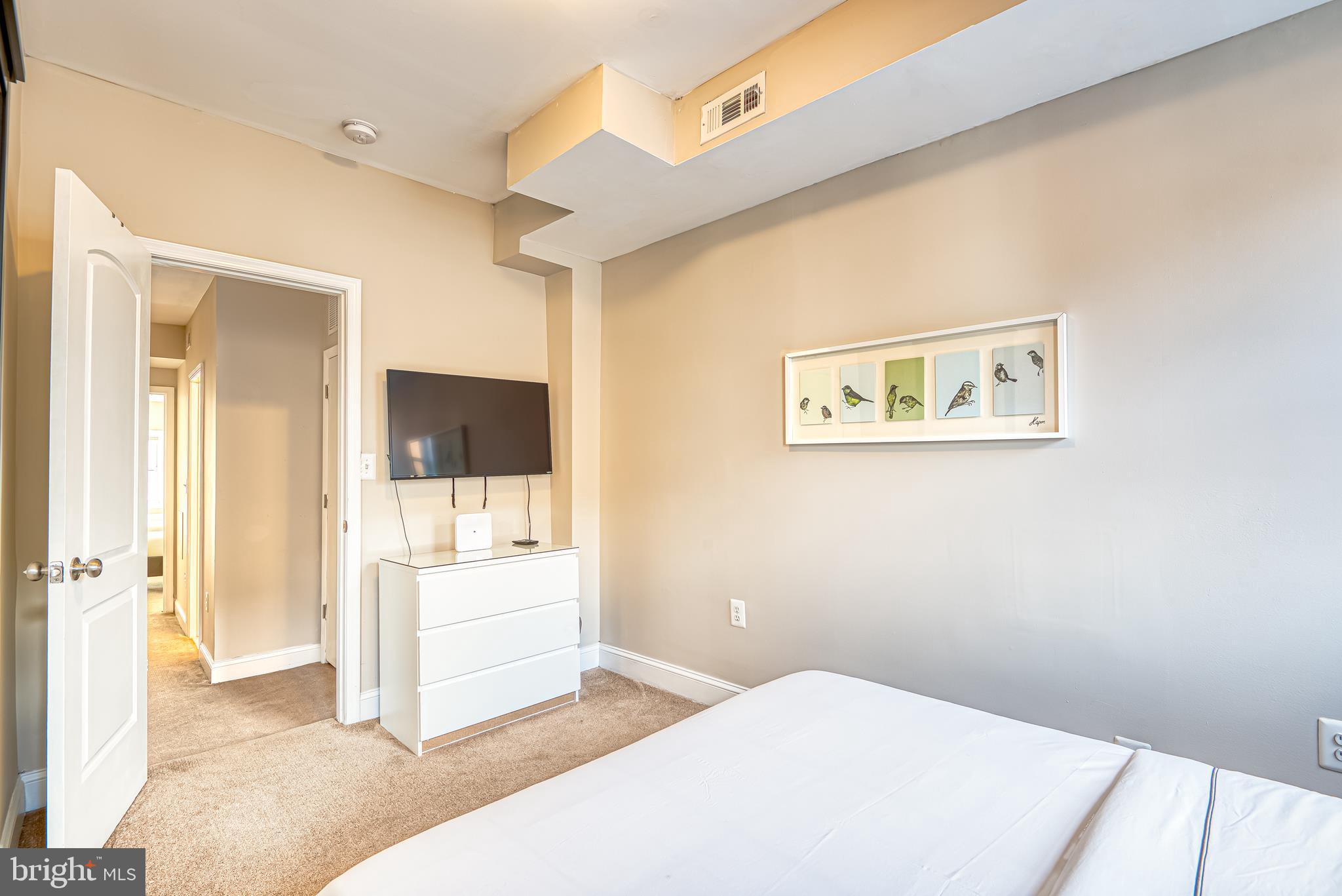 LITTLE ITALY - Residential Lease