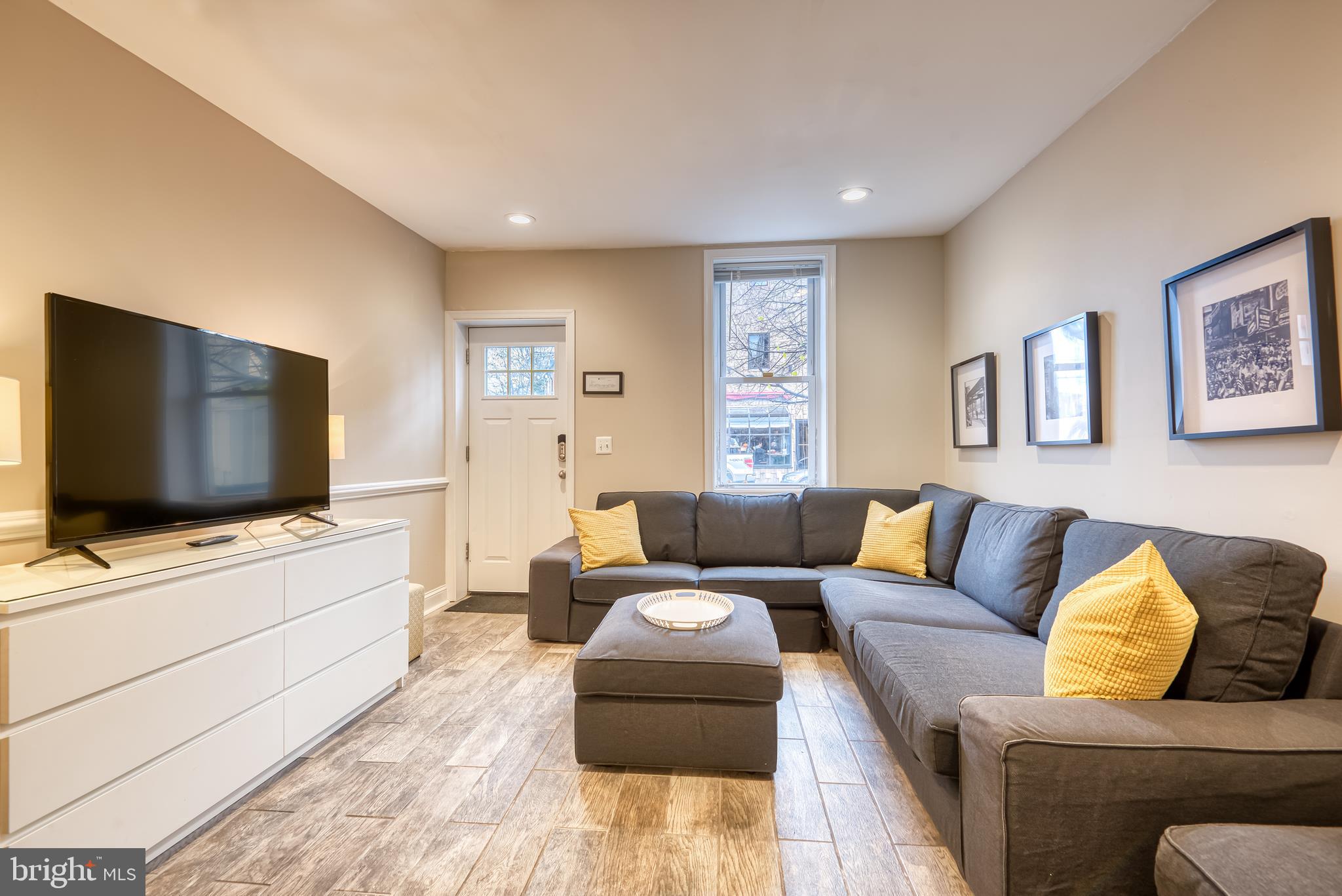 LITTLE ITALY - Residential Lease