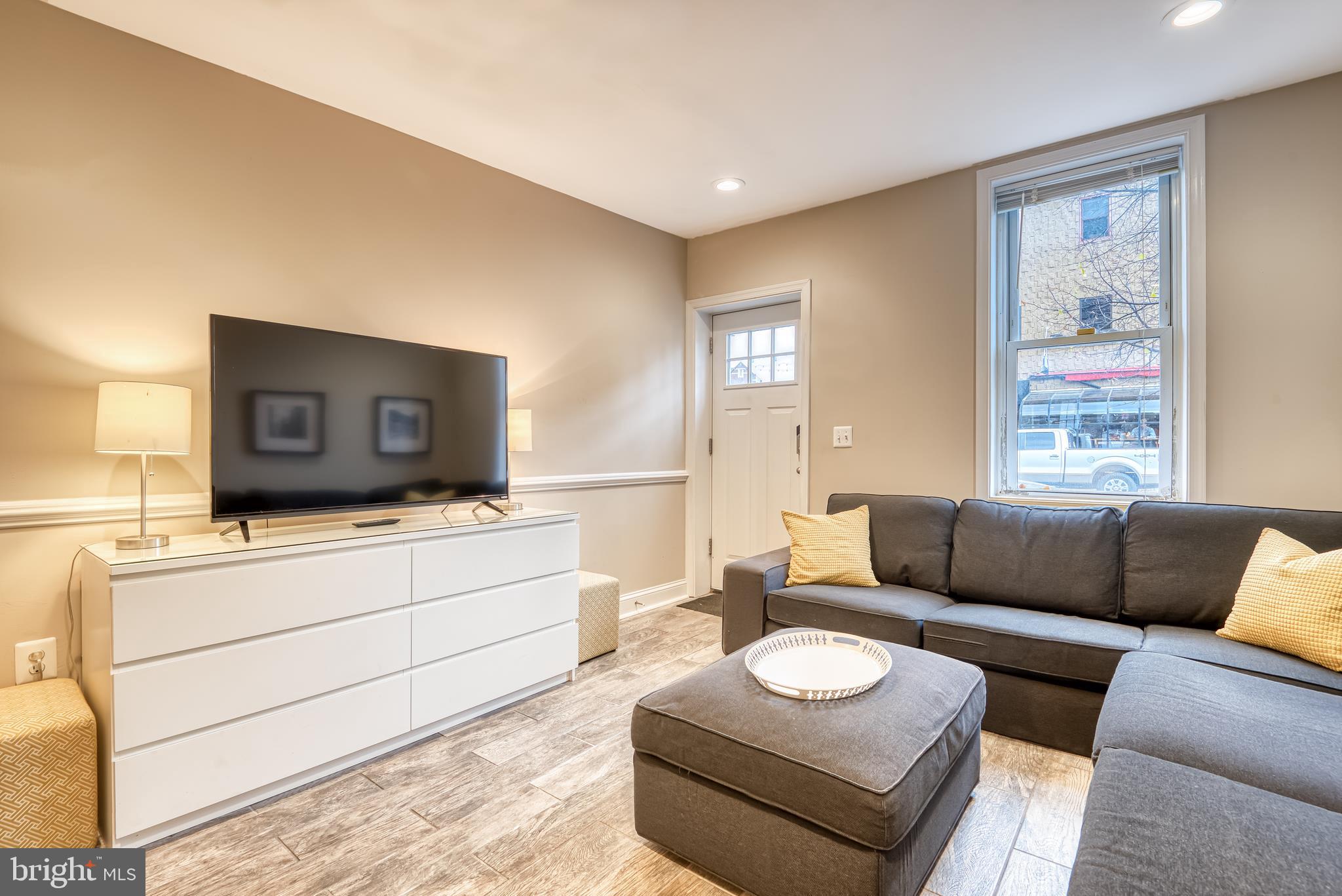 LITTLE ITALY - Residential Lease