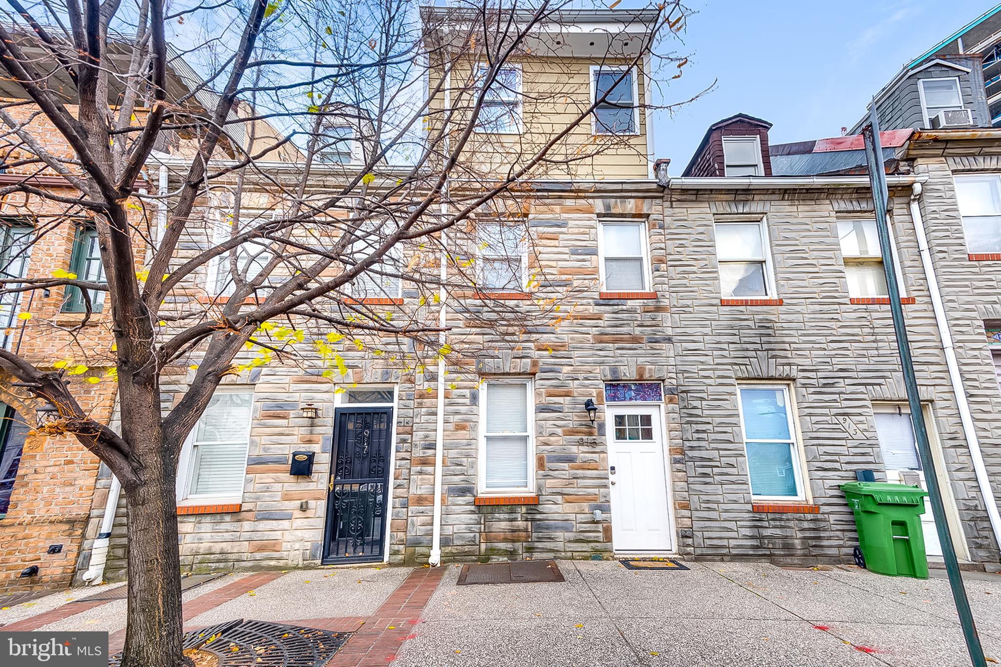 LITTLE ITALY - Residential Lease