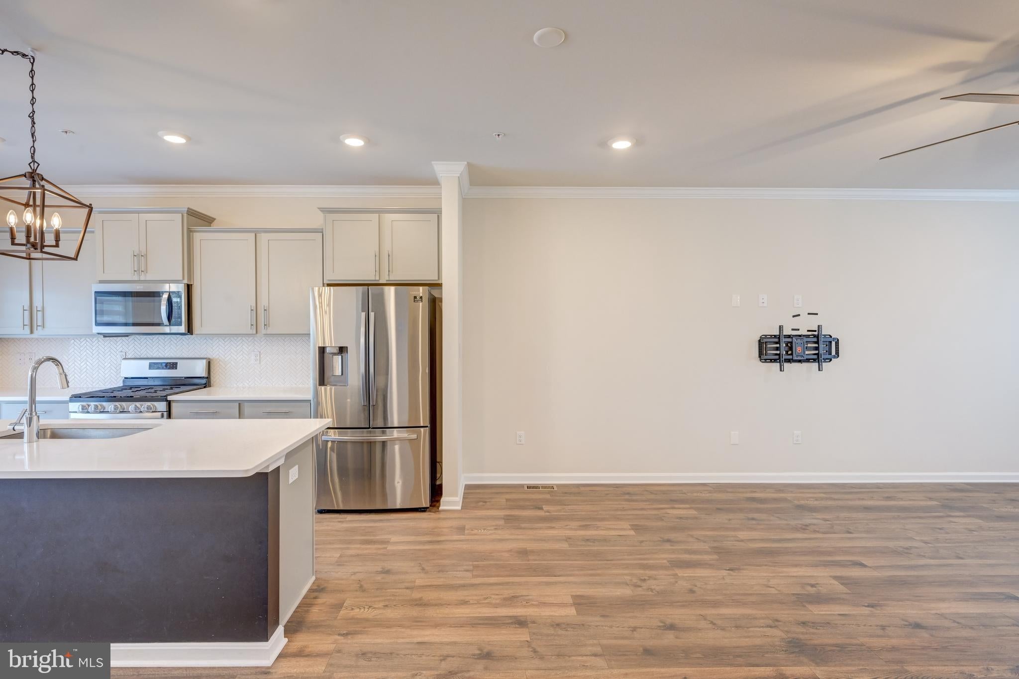 5059 SILVER OAK DRIVE