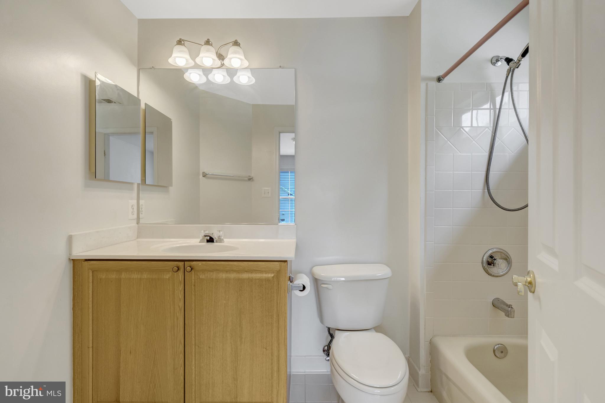 MAPLE TRACE - Residential