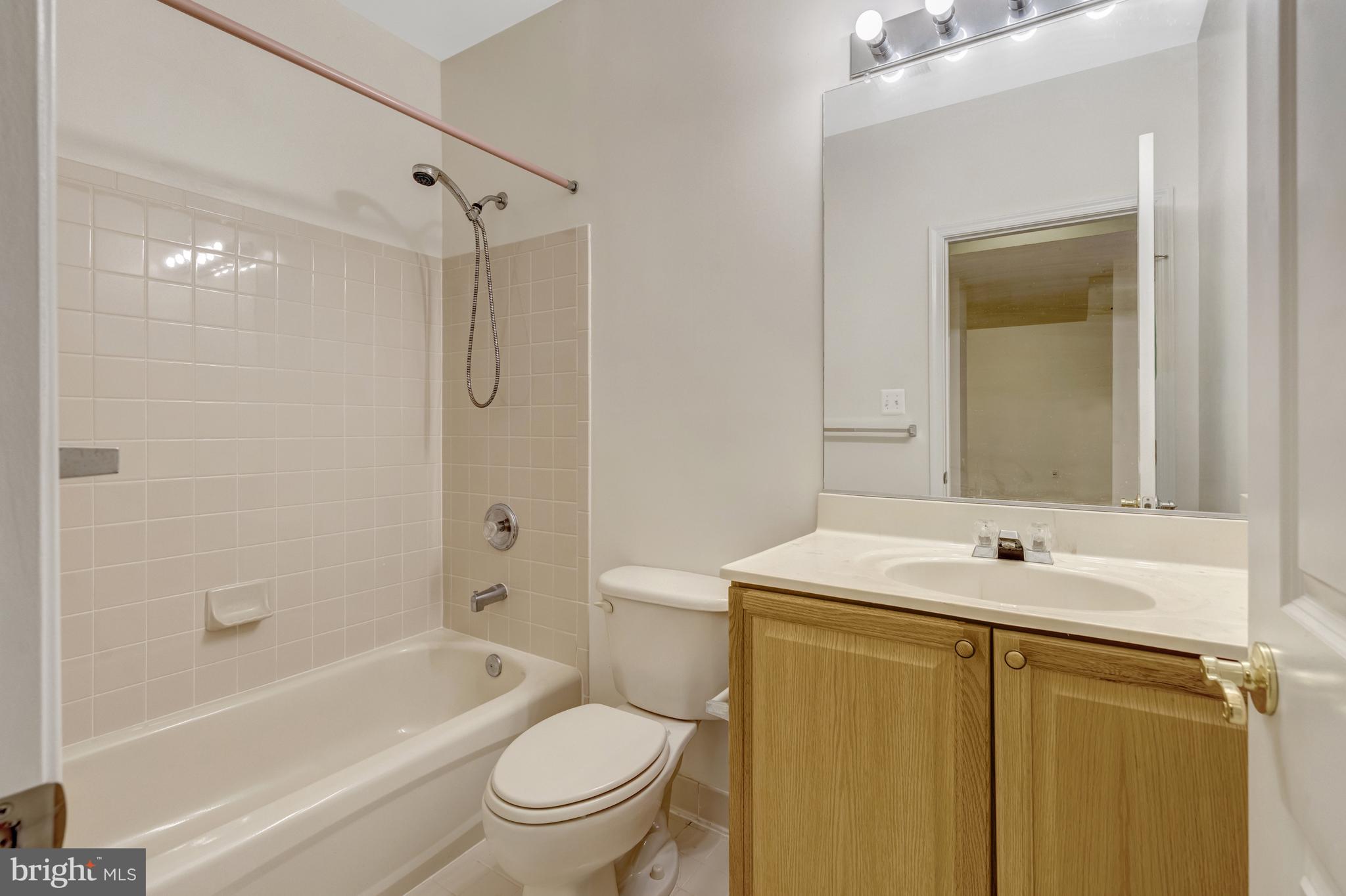 MAPLE TRACE - Residential