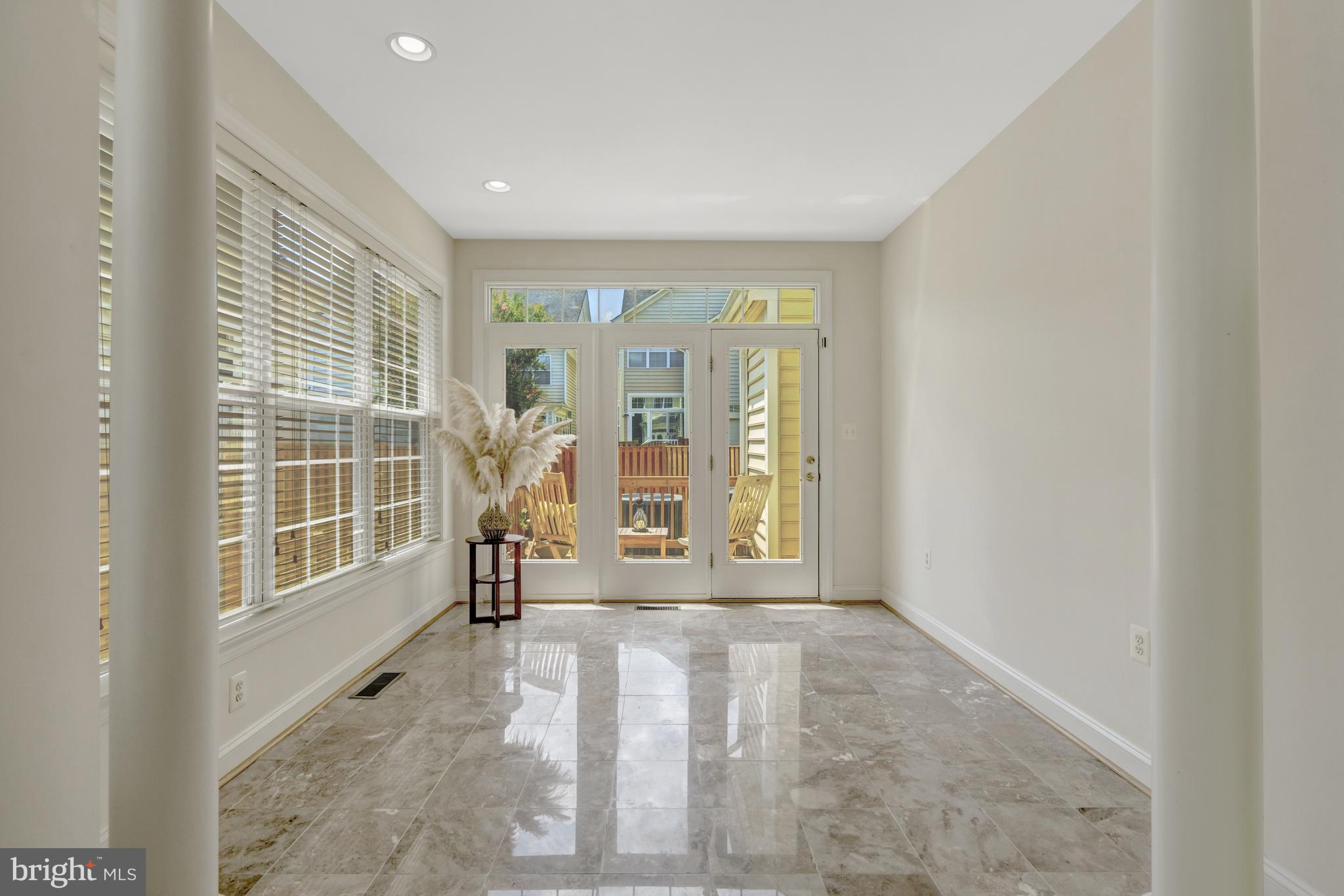 MAPLE TRACE - Residential