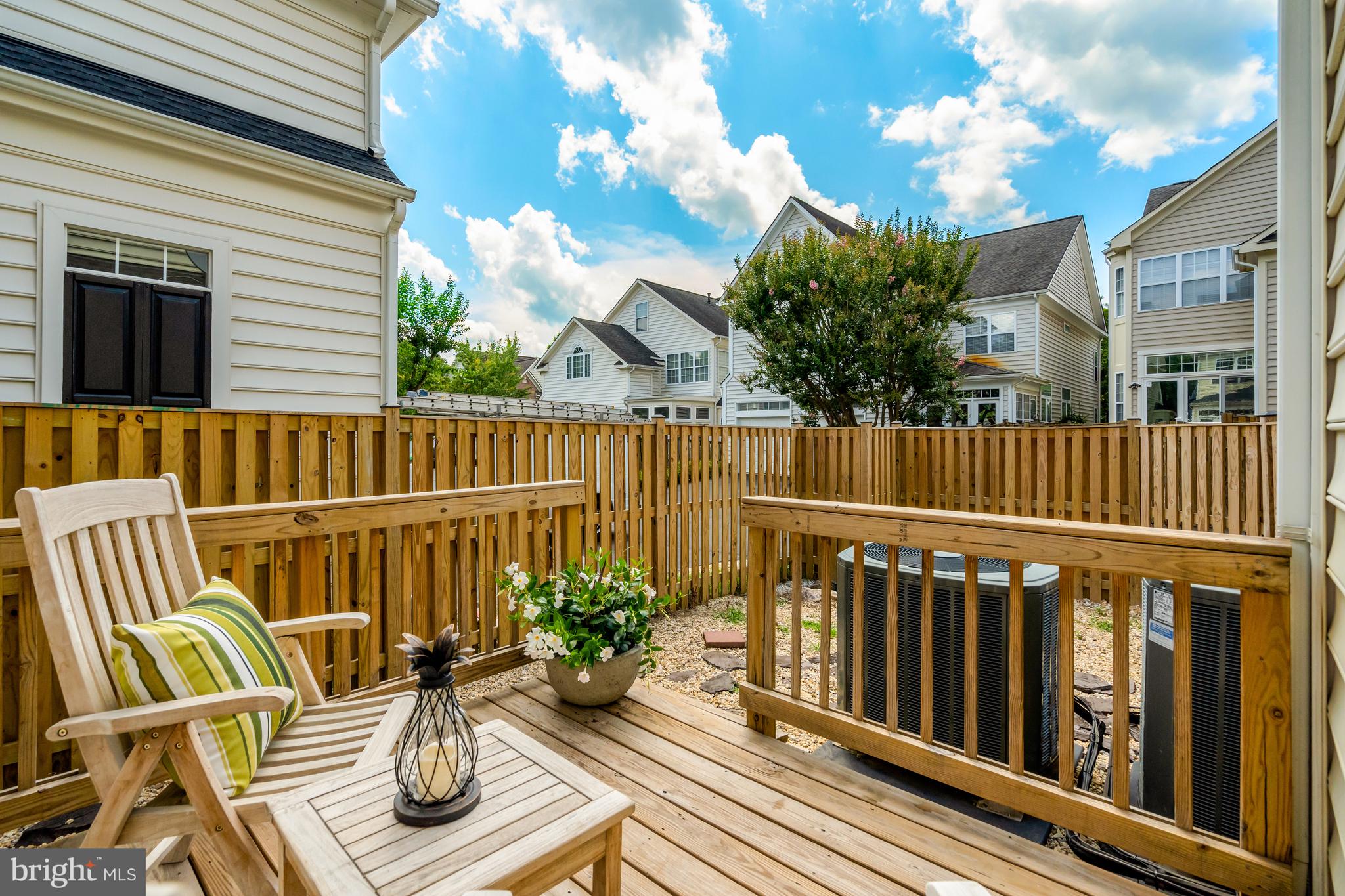 MAPLE TRACE - Residential