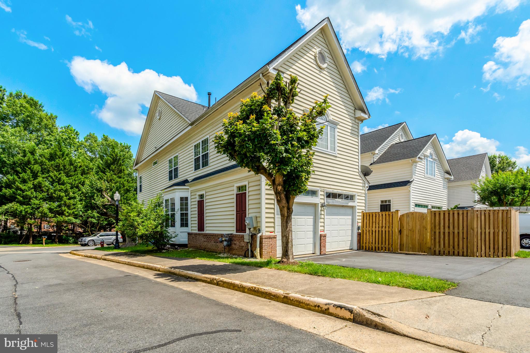 MAPLE TRACE - Residential