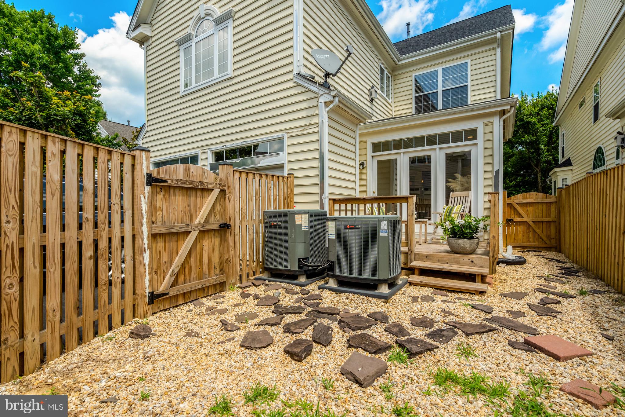 MAPLE TRACE - Residential