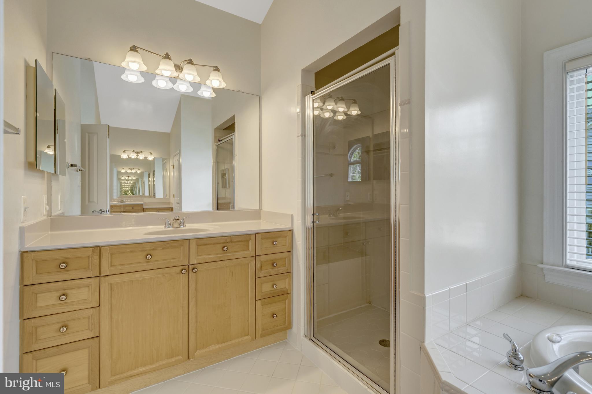 MAPLE TRACE - Residential