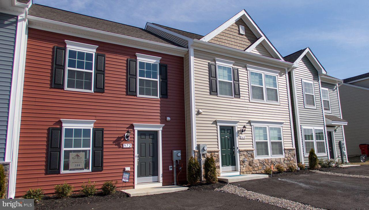 WHISPERING PINES - Residential