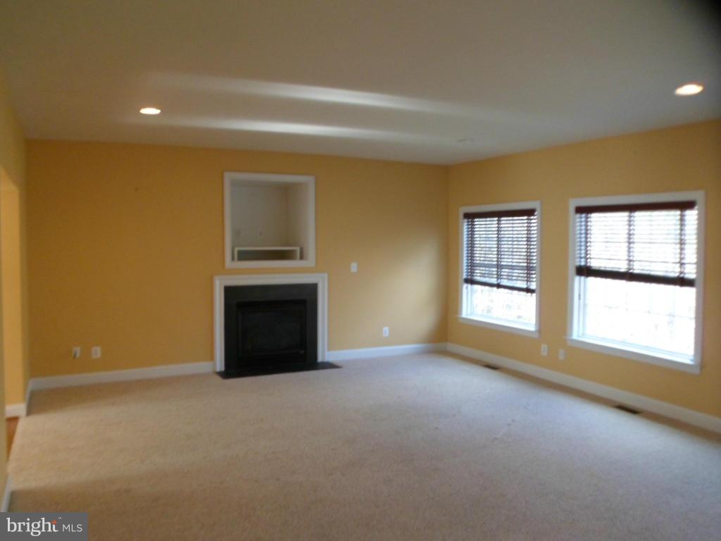 ACADEMY HILLS - Residential Lease