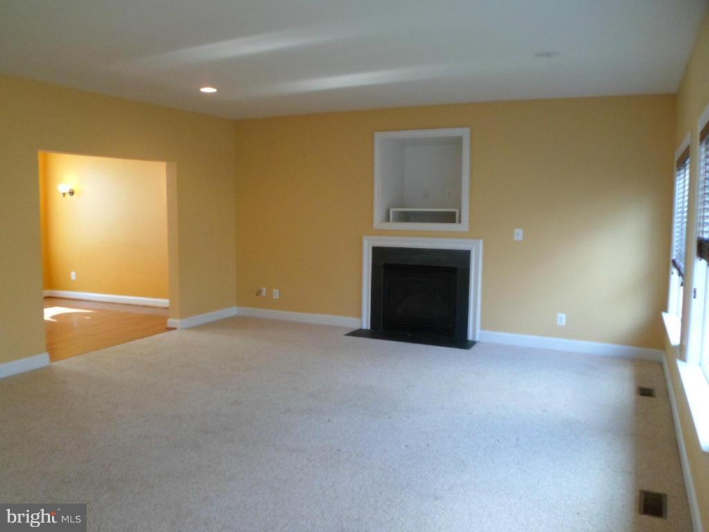 ACADEMY HILLS - Residential Lease