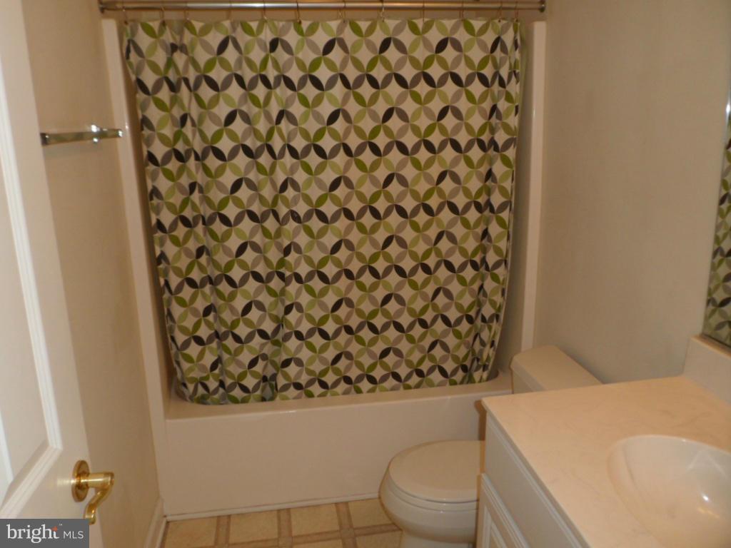 ACADEMY HILLS - Residential Lease